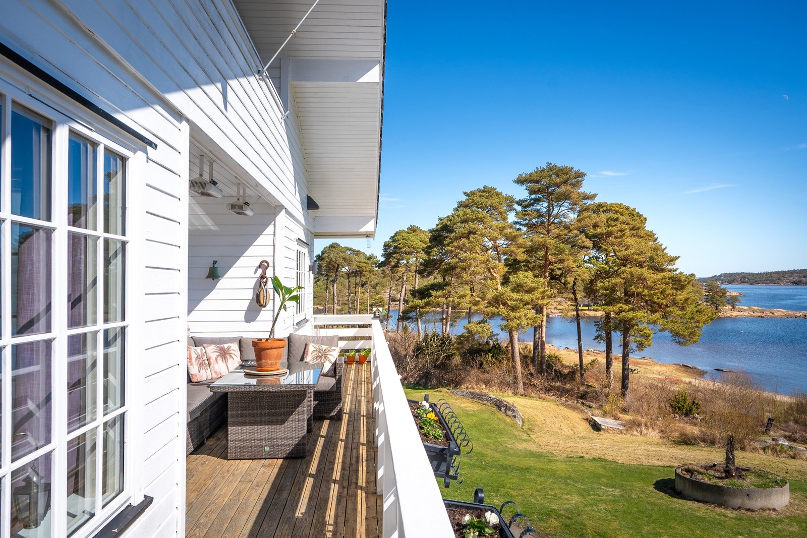 Balkong med fantastisk utsikt, hovedhus. Galleribilde