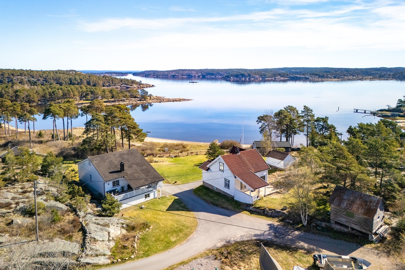 Velkommen til Brekkerød 49 og 45, presentert av Anders Rønvik Pettersen i Tinholt Eiendomsmegling. Galleribilde