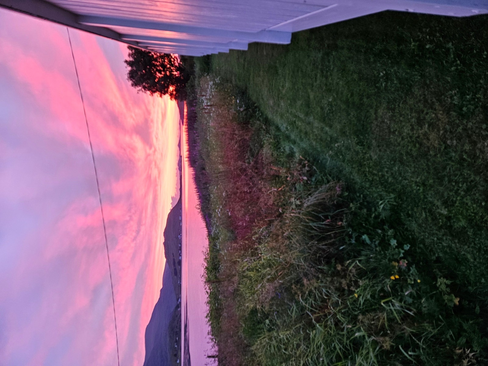 Selgers private bilde - Magiske kvelder med fargerik himmel. Galleribilde