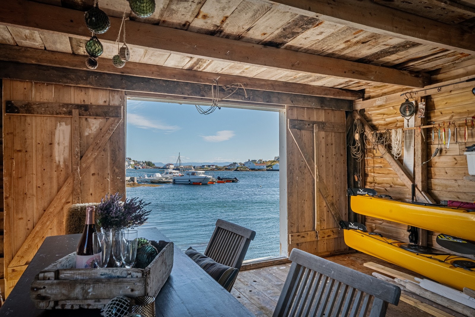 Her kan familie og venner nyte flotte dager med god sjømat, bading, soling, vannsportaktiviteter m.m. Galleribilde