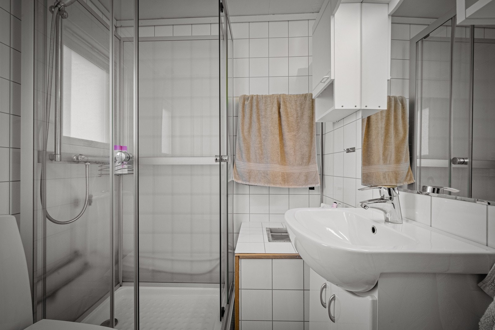 Eiendommen er koblet til offentlig vann og avløp så her fungerer alt slik som på hjemmebane. Galleribilde