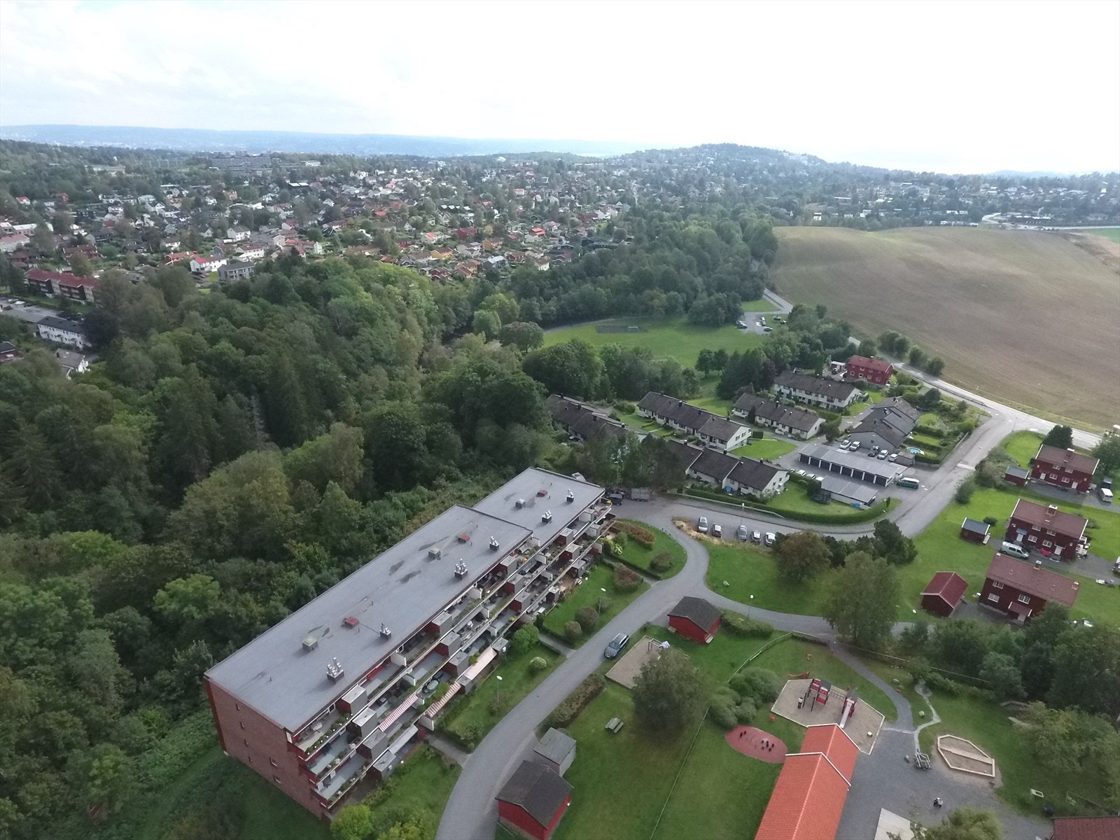 DJI_0265.JPGBoligen ligger i et populært og veletablert boligområde på familievennlige Fossum/Eiksmarka i Bærum Galleribilde
