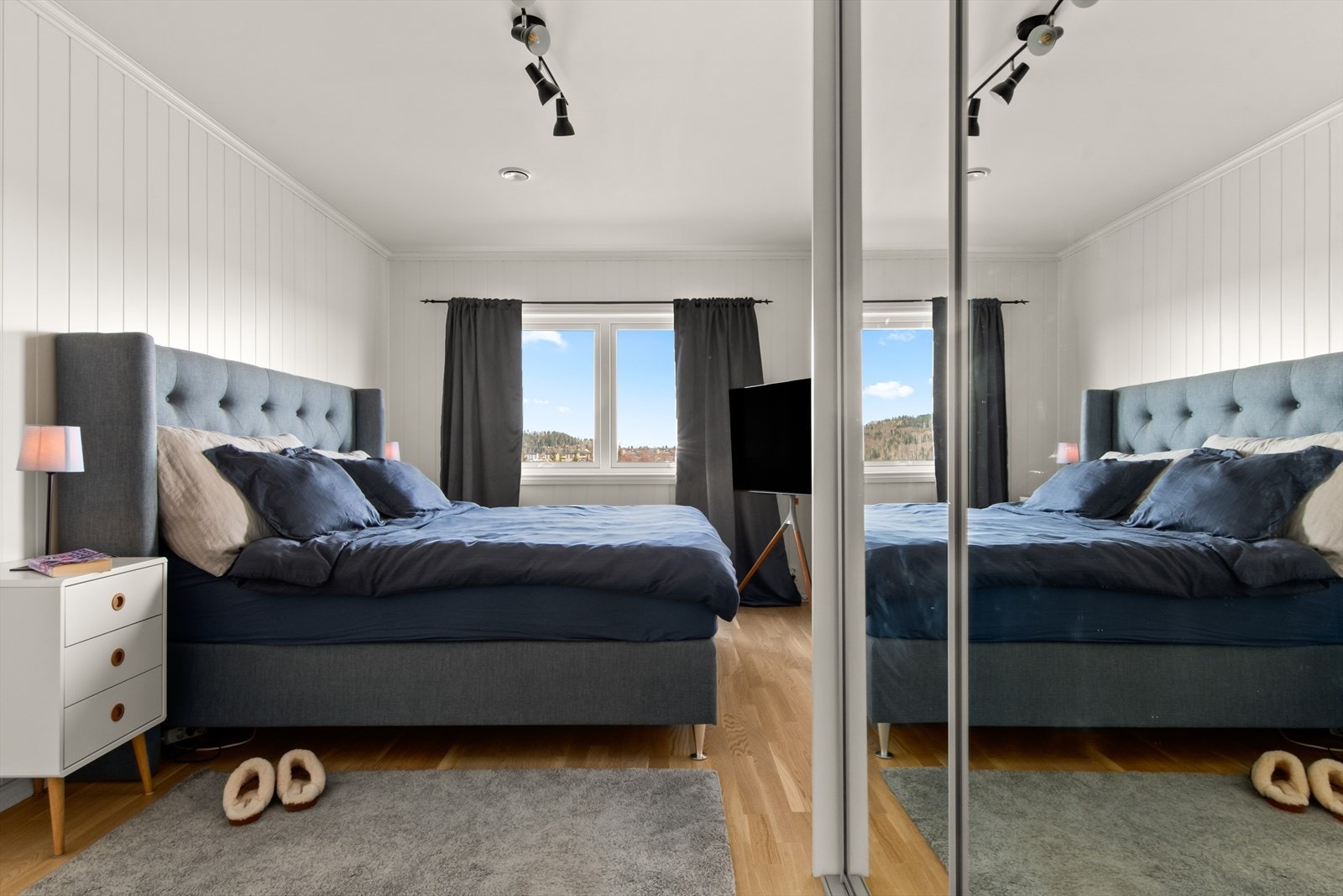 Romslig soverom, med byens beste utsikt? Galleribilde
