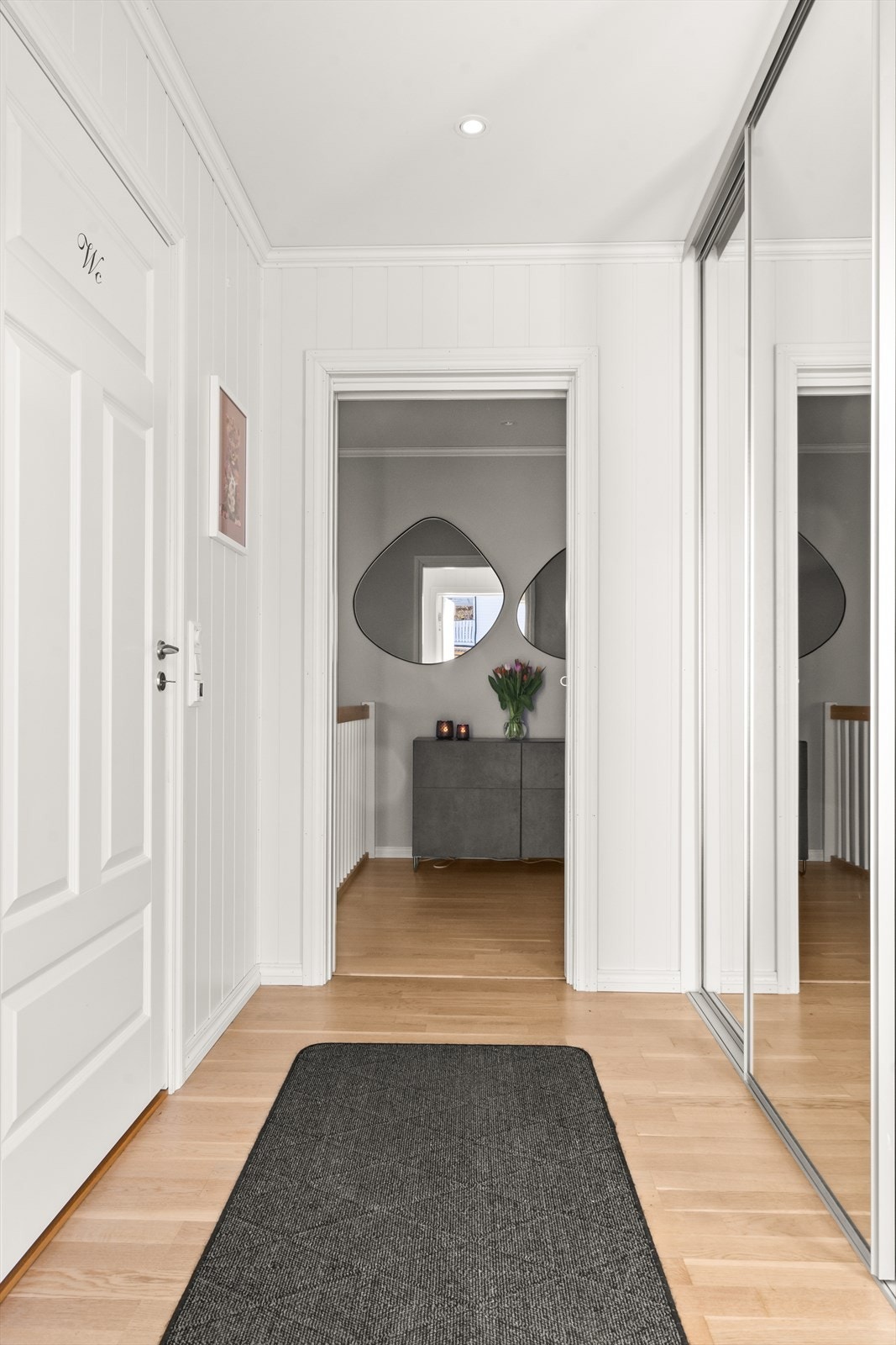 Lys og fin entré Galleribilde