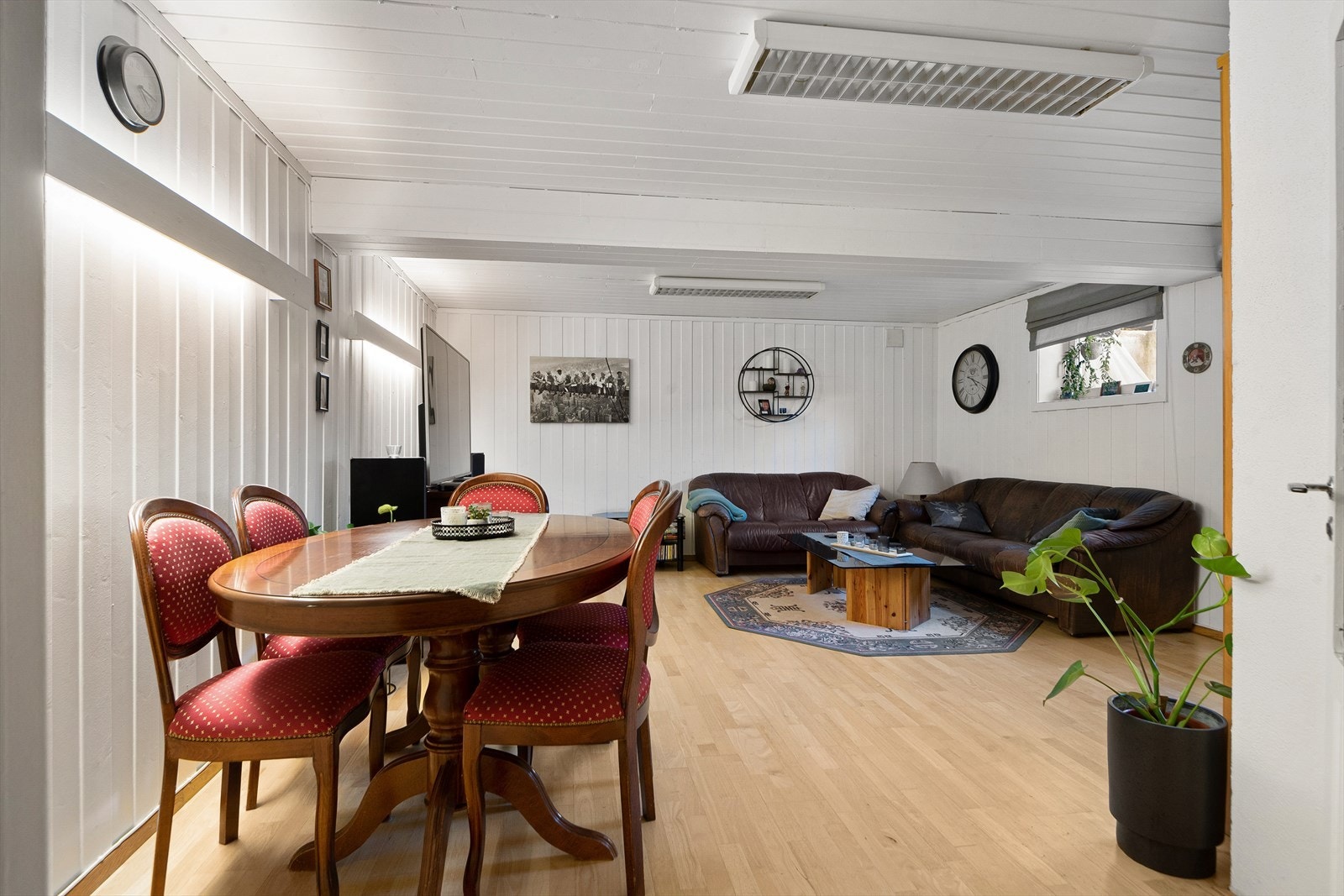 Hybel 1 er ikke godkjent for varig opphold, se mer pkt. ferdigattest. Galleribilde