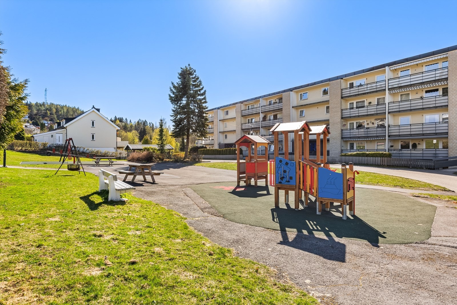Idylliske Kløfterhagen ligger på Øvre Lindeberg og blir regnet som en av de mest populære boligområdet på Lindeberg. Galleribilde