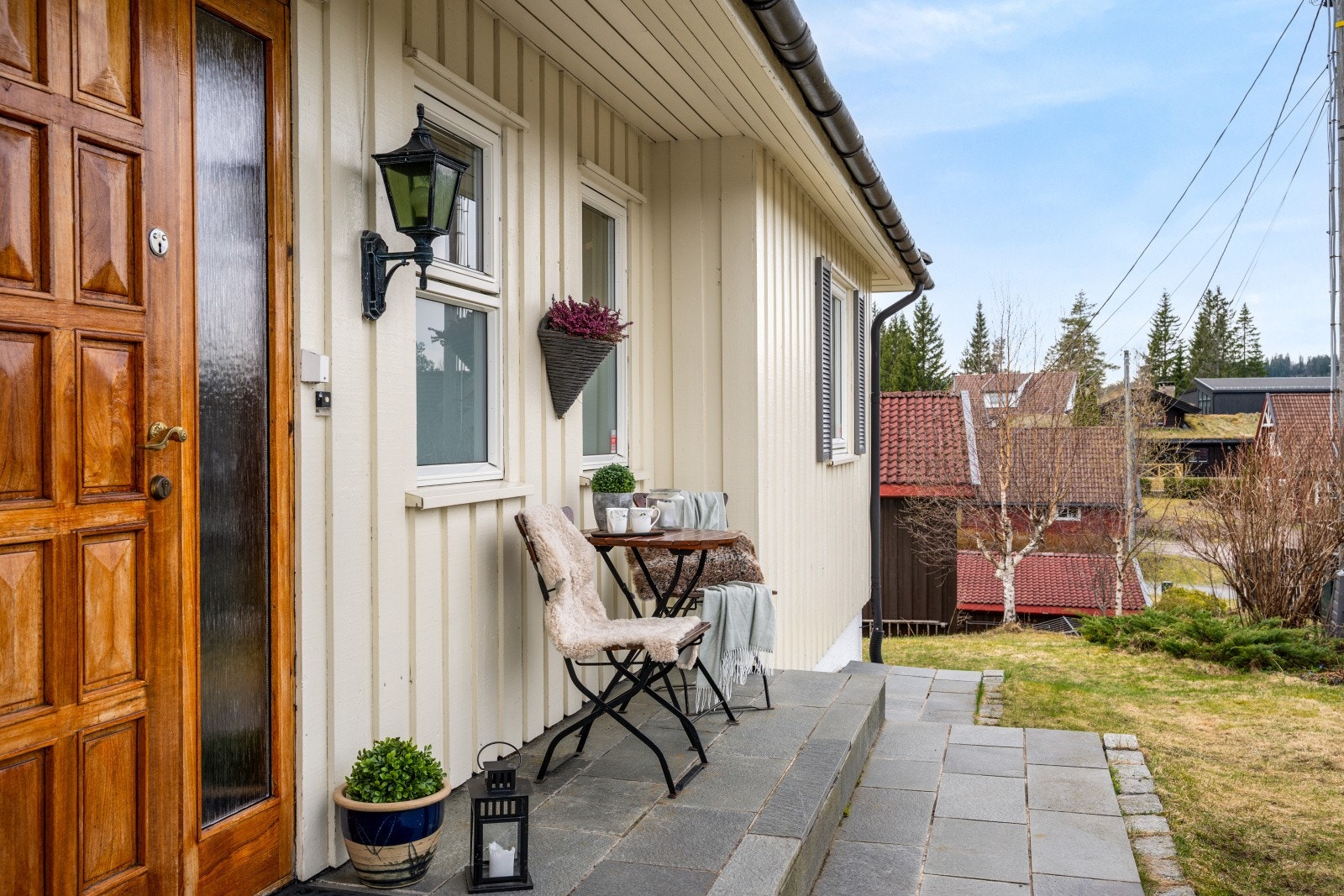 En hyggelig uteplass ved inngangspartiet. Galleribilde