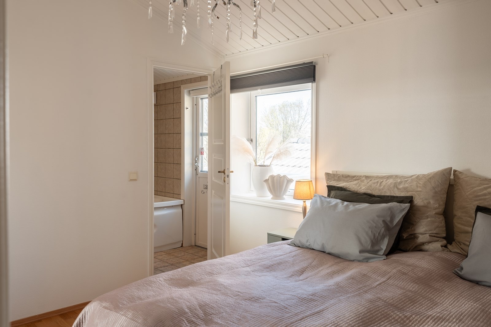 Hovedsoverommet måler hele 11,5m² og har direkte tilgang til badet. Galleribilde