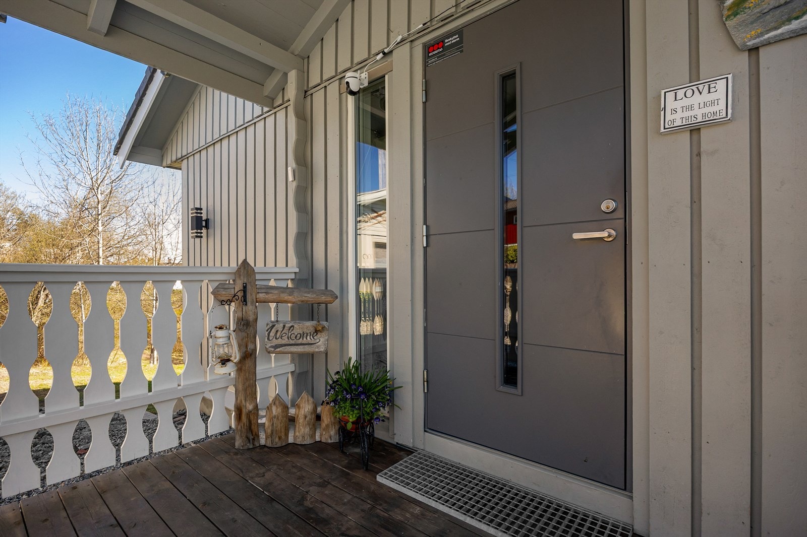 Velkommen inn i en pent oppusset familiebolig med hyggelig atmosfære! Galleribilde