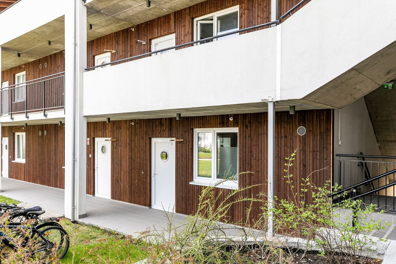 Heis tilknyttet svalgangene legger til rette for enkel adkomst. Galleribilde