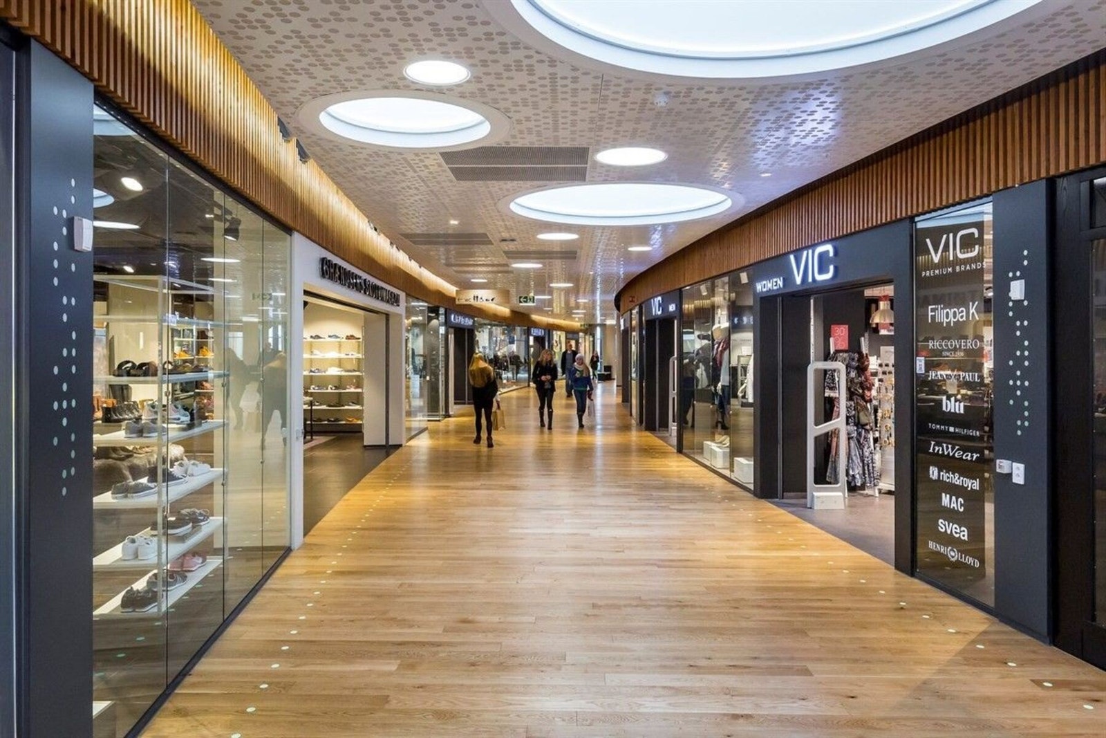 Fornebu S ligger midt på Fornebu Galleribilde