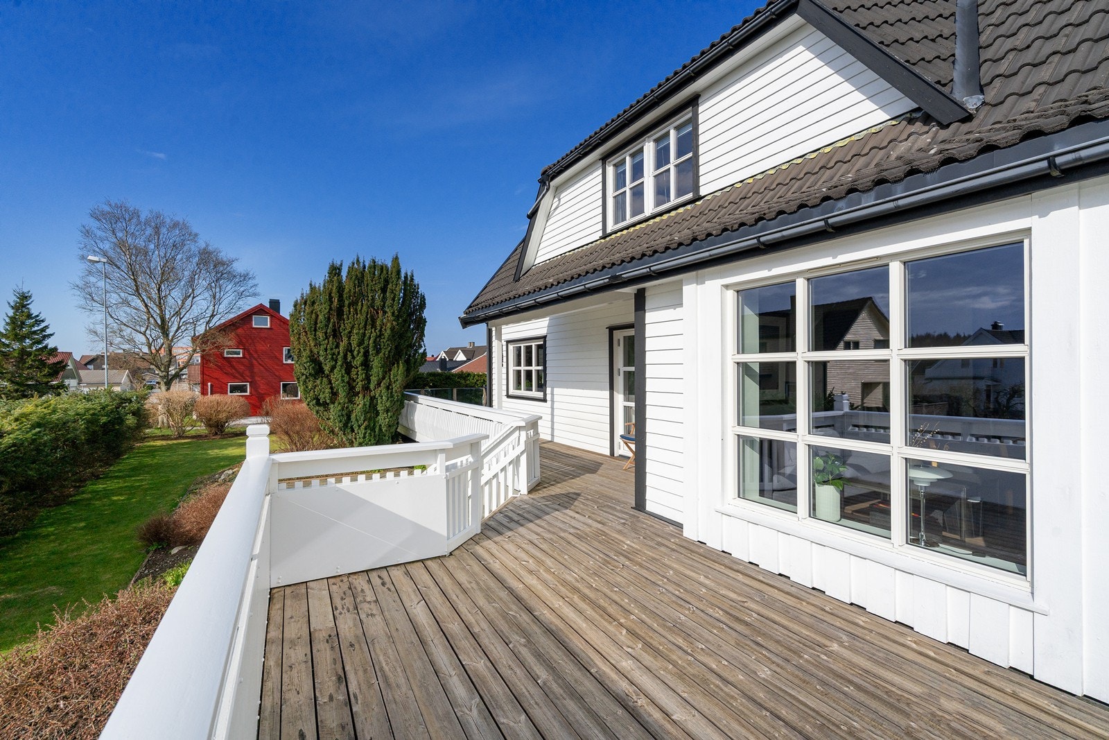 Terrasse med utgang fra stue Galleribilde