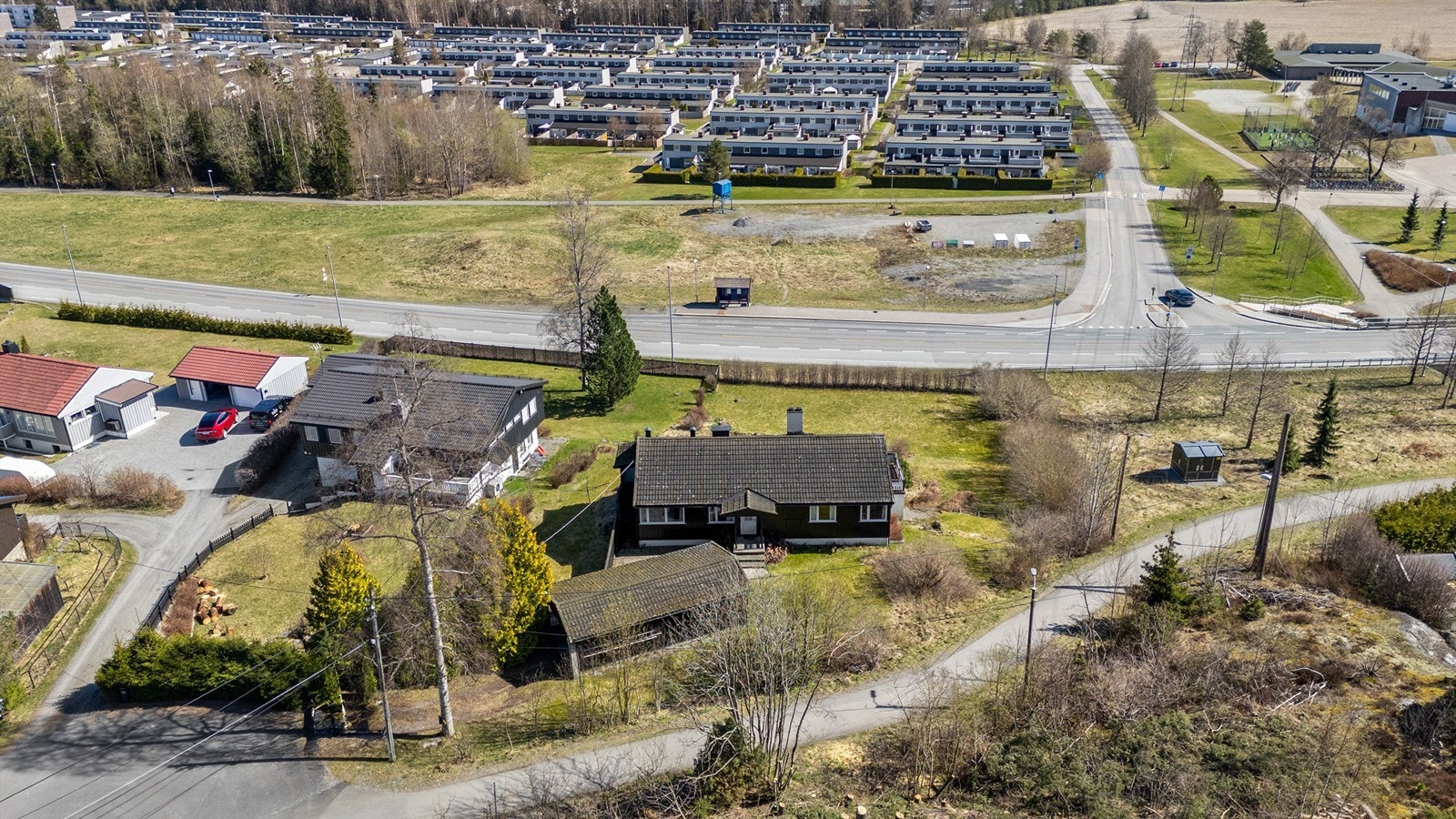 Sentral beliggenhet midt mellom Oslo og Gardermoen Galleribilde
