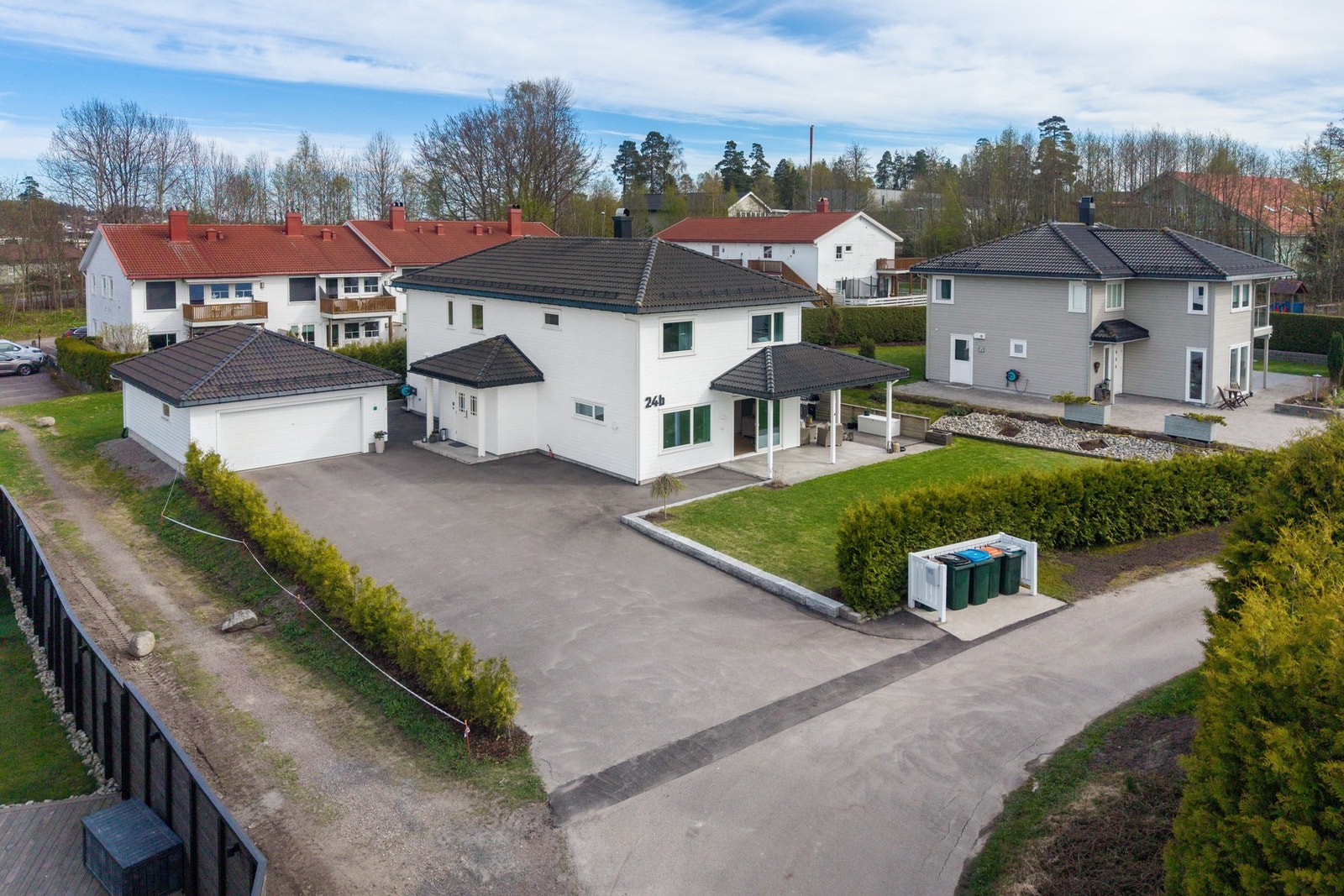 Stor og stilren bolig Galleribilde