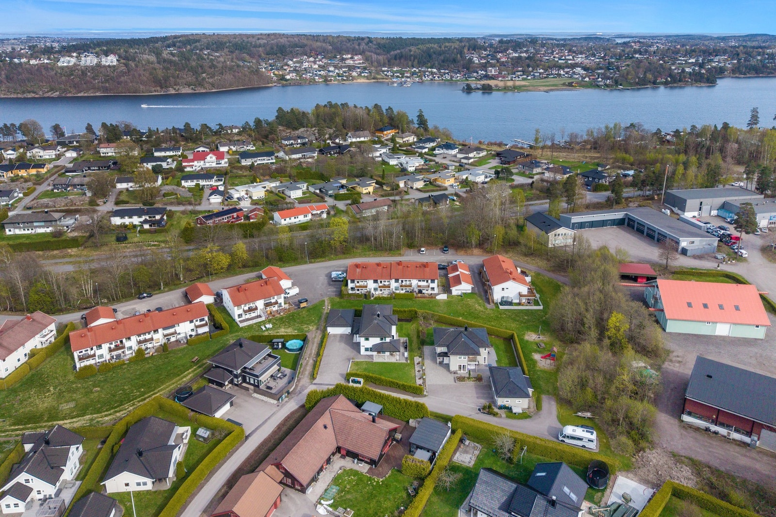 Kort vei til flott idrettsanlegg, turløyper og lekeplasser Galleribilde