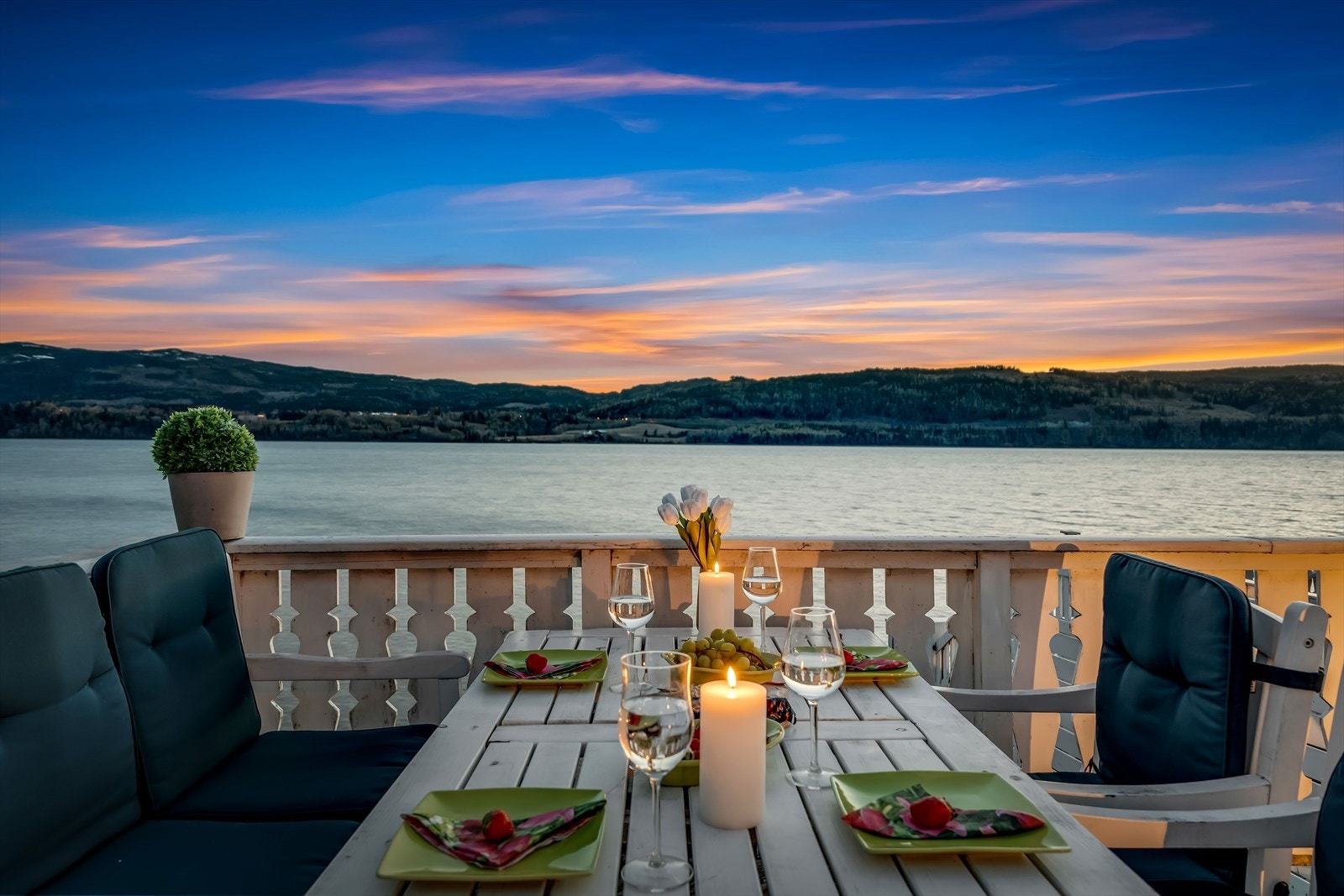 Koselig fritidsbolig med idyllisk beliggenhet ved Mjøsa. Galleribilde