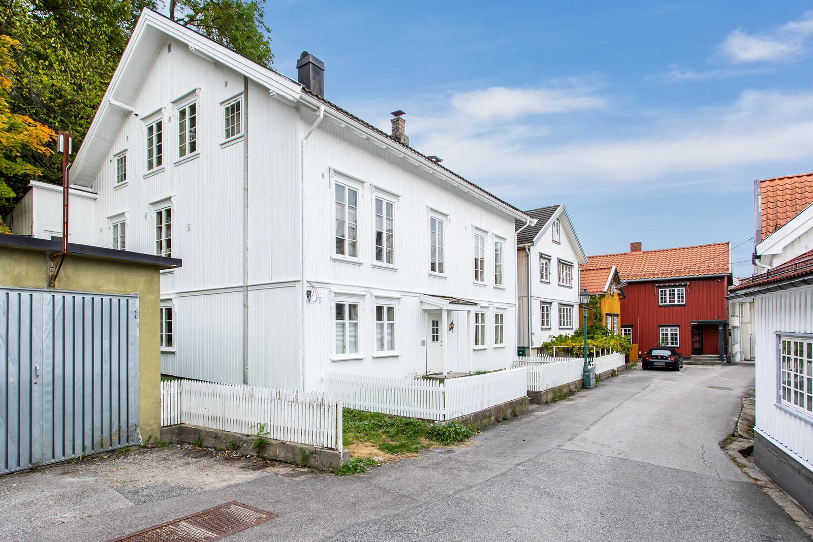 PrivatMegleren v/Fredrik Rønning Svele har gleden av å presentere Trosvikvegen 60 - Hel bygård med 6 leiligheter i Brevik. Foto: THT Foto. Galleribilde