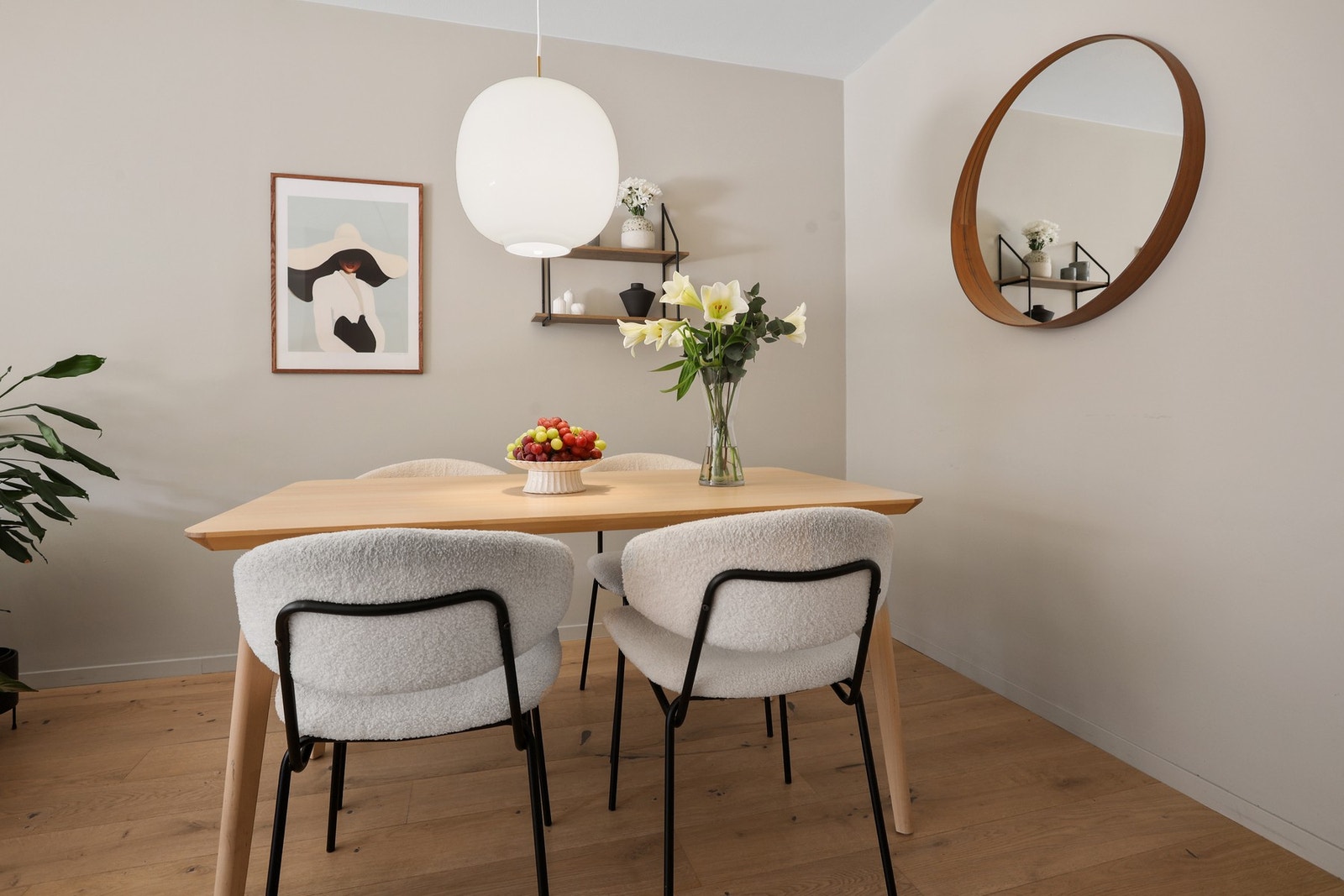 God plass til både sofagruppe og spisebord. Galleribilde