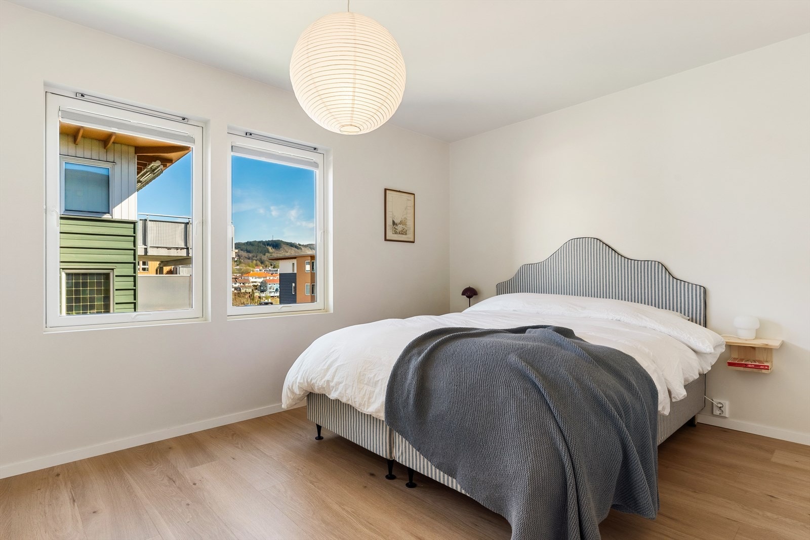 Leiligheten har to gode soverom på 13,1 m² og 7,9 m² Galleribilde