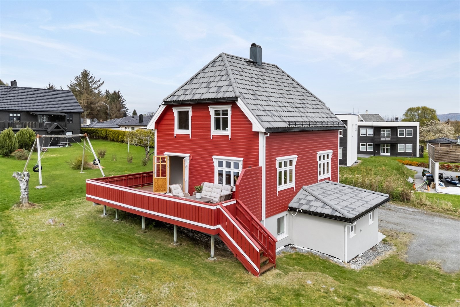 Boligen er opprinnelig oppført i 1933, men er jevnlig ombygget og modernisert i perioden fra 1990-tallet og frem til 2017. Galleribilde
