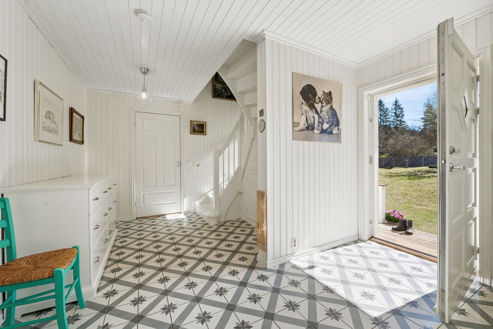 Historiske fliser i gangen og badet i 1.etasje. Galleribilde