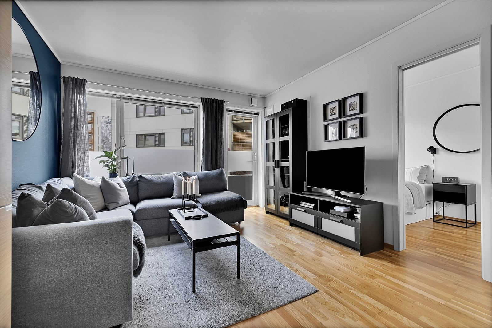 God plass til stor sittegruppe og annet ønsket møblement. Galleribilde