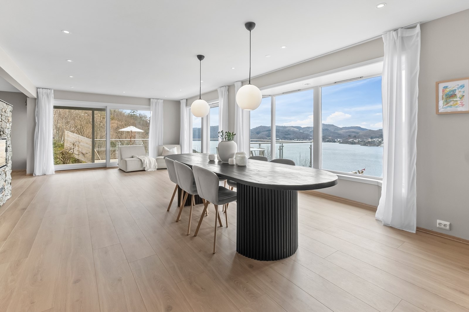 God plass til hele storfamilien rundt spisebordet! Galleribilde