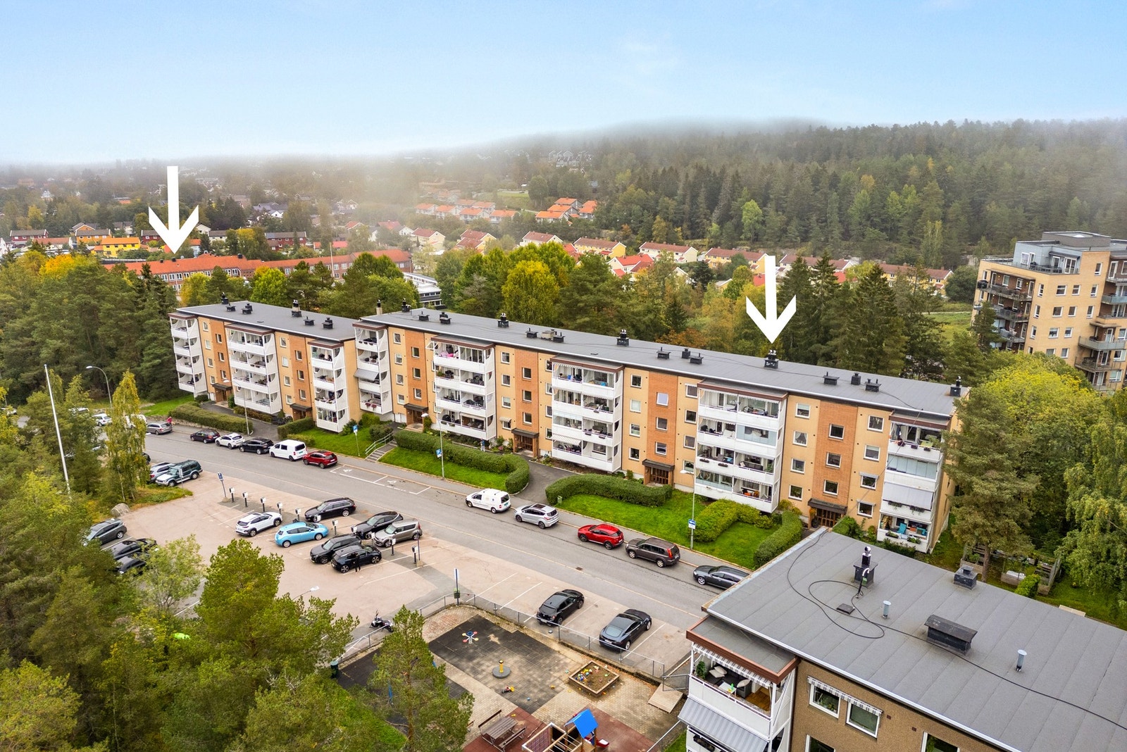 Svært kort gangavstand til Trasop skole, som boligen sogner til. Det finnes også et godt utvalg av barnehager i gangavstand. Galleribilde