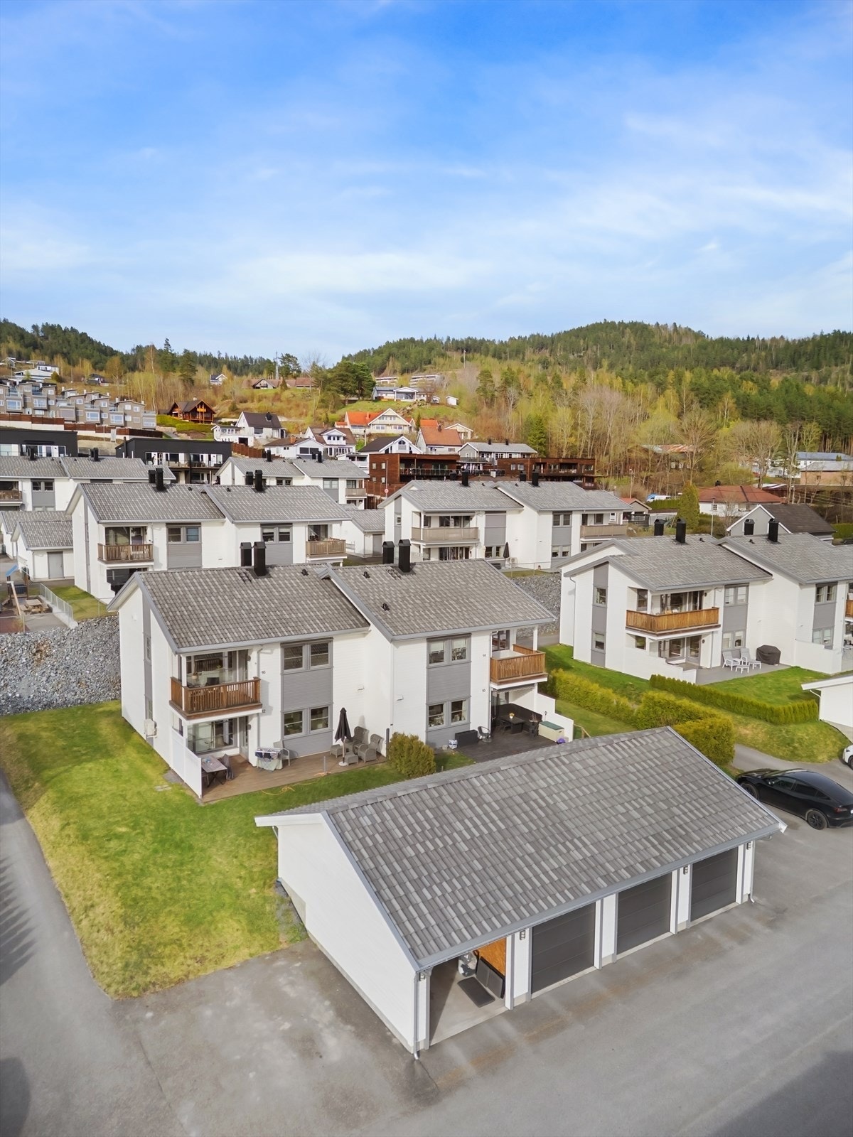 Bod i tilknytning til garasjen med innvendig adkomst Galleribilde
