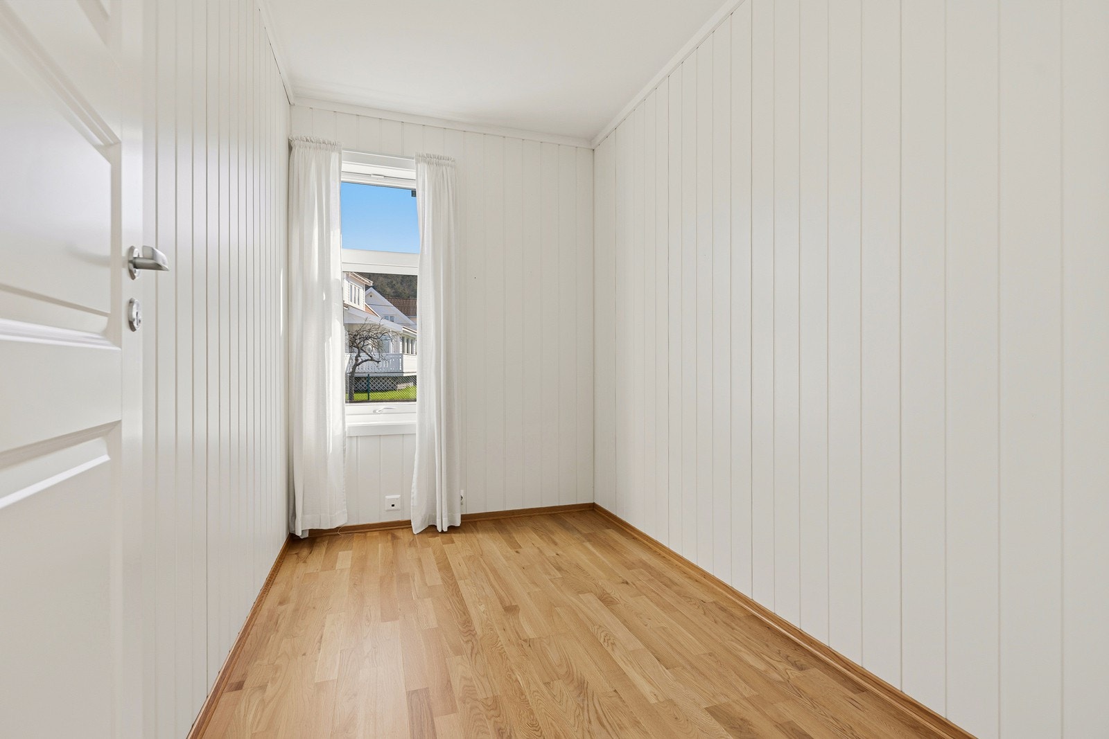 Soverom 2 passer perfekt som barnerom eller kontor! Galleribilde