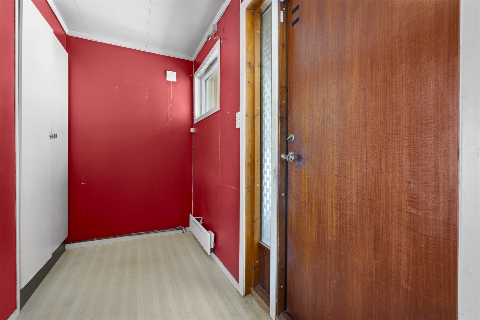 Entré med skap for yttertøy og sko Galleribilde
