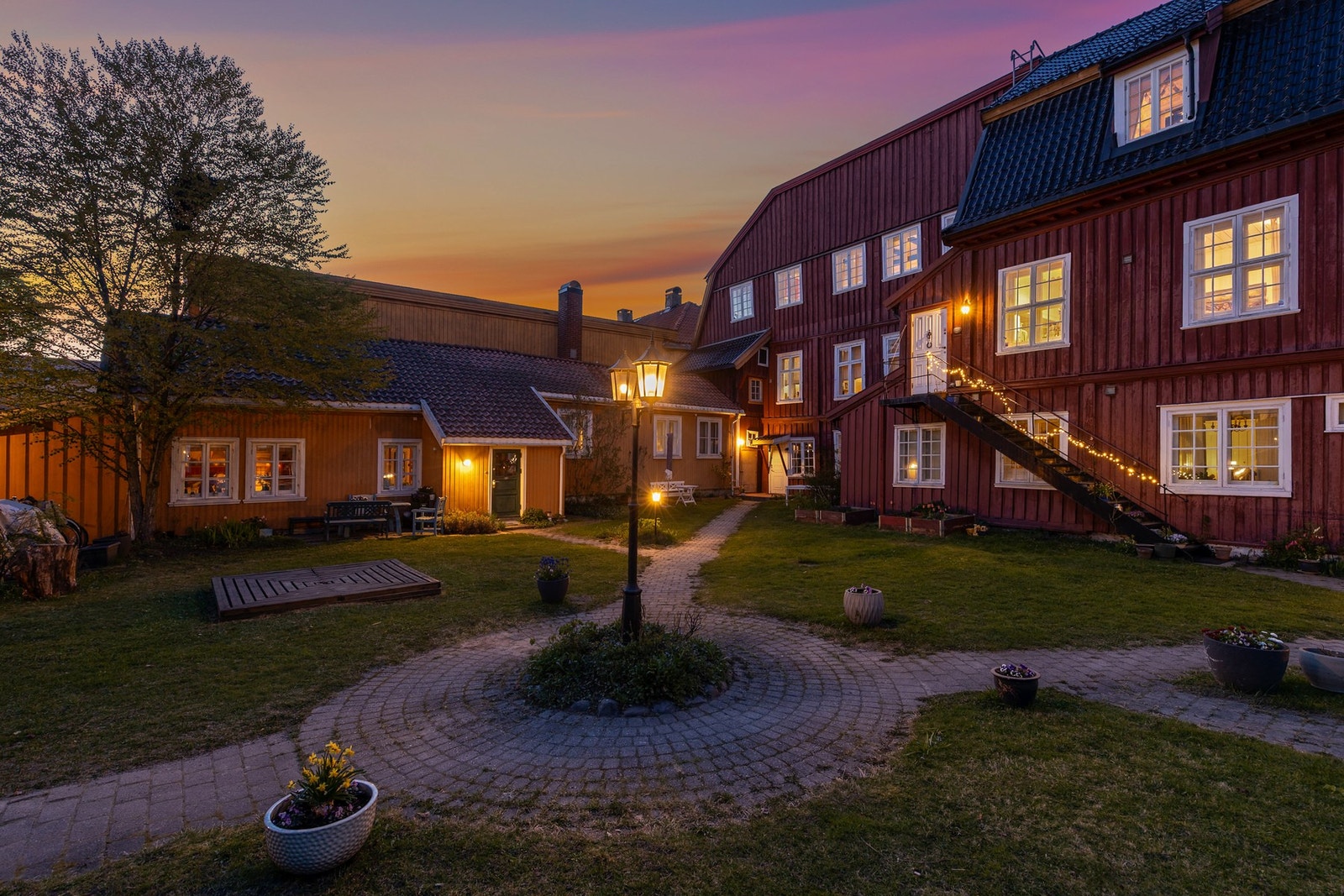 Et meget hyggelig sted for å møte naboer eller trekke seg tilbake fra bylivet Galleribilde
