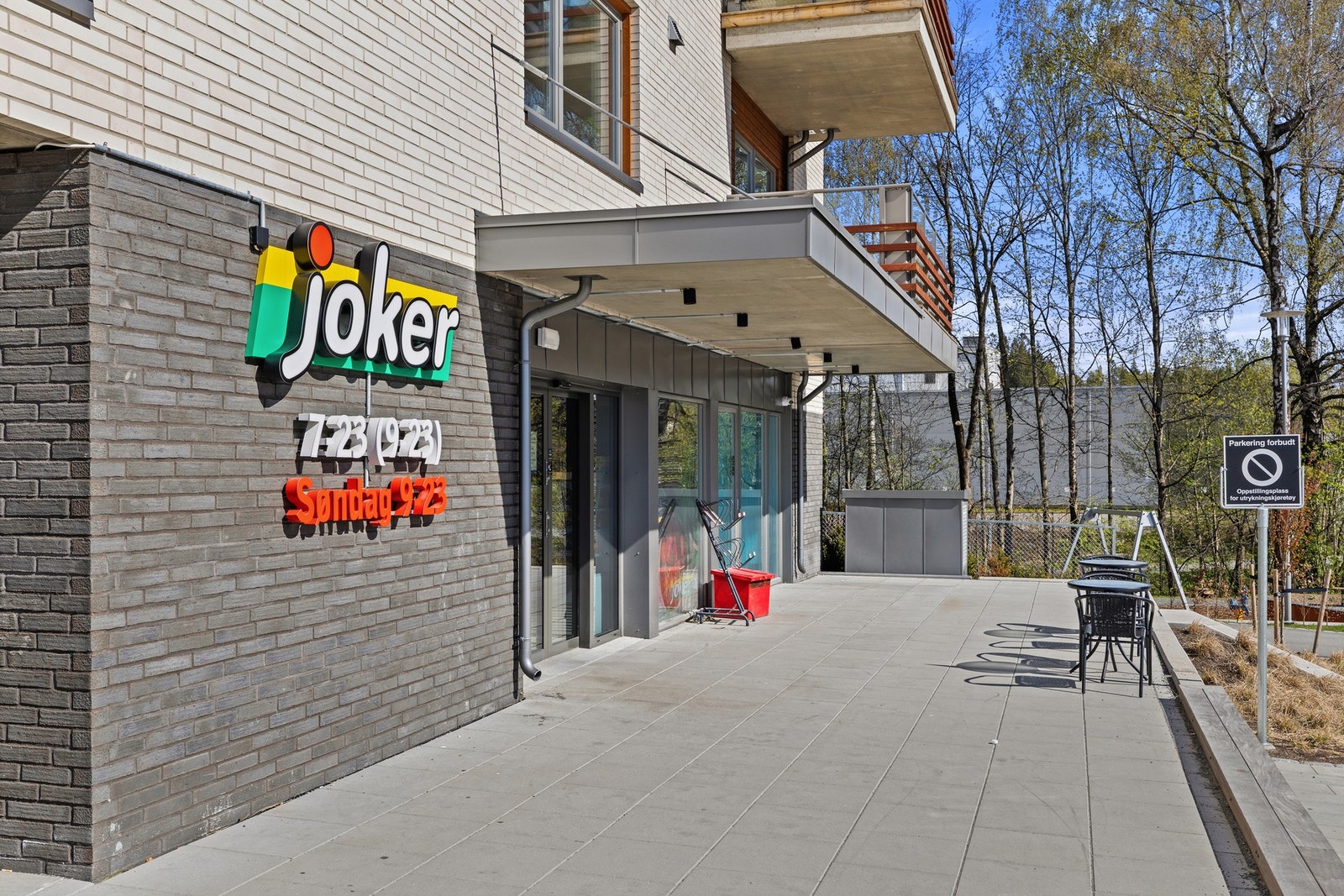 En søndagsåpen Joker ligger praktisk til på feltet. Galleribilde
