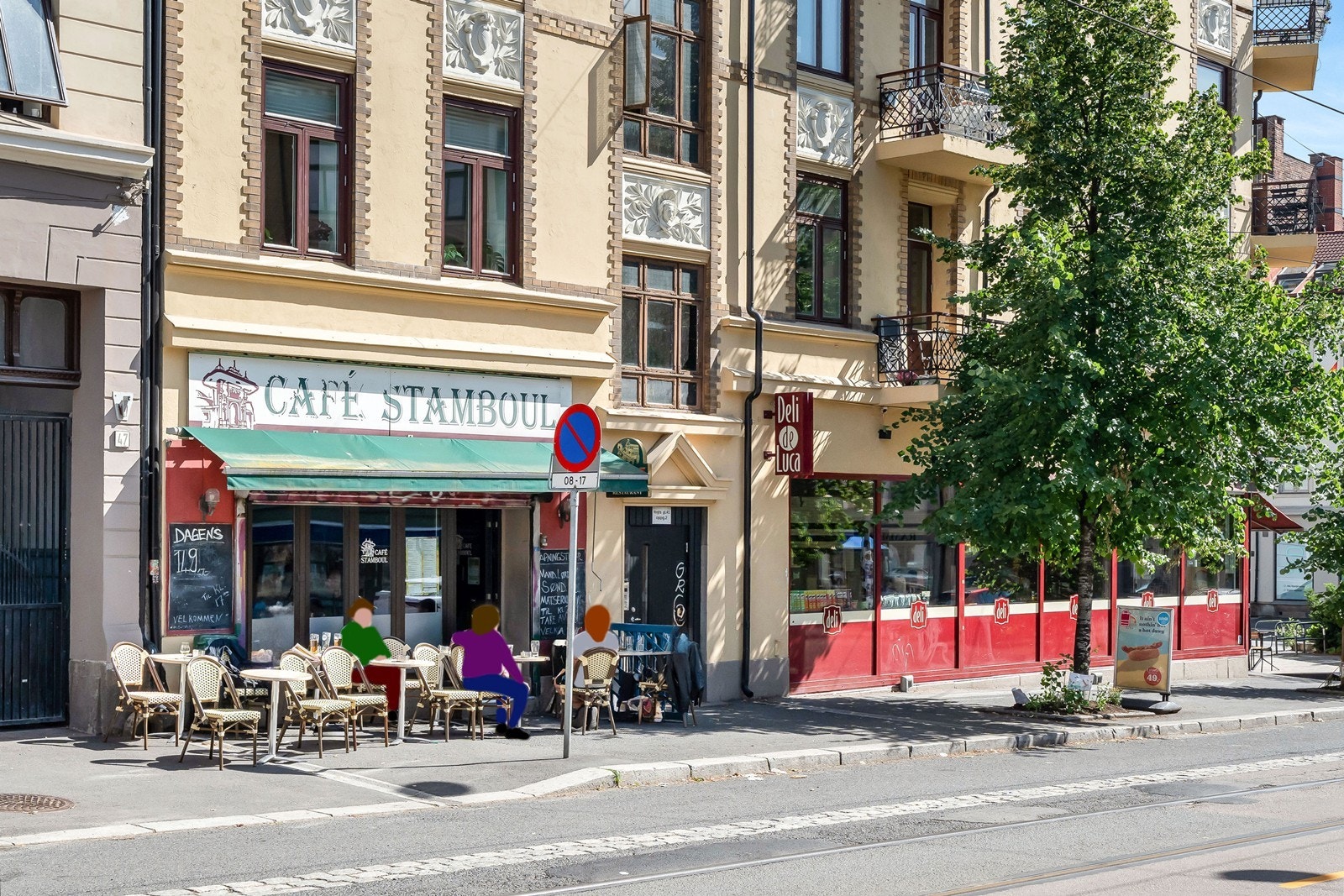 Et rikt utvalg av koselige kaféer i området - her finner du blant annet Café Stamboul. Galleribilde