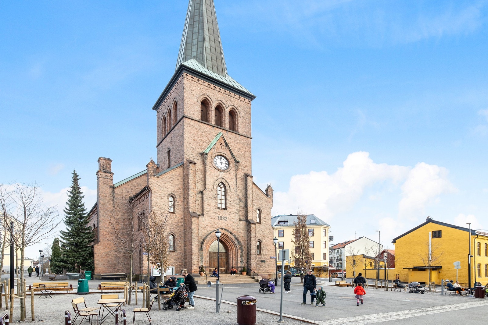 Ærverdige Kampen kirke. Galleribilde