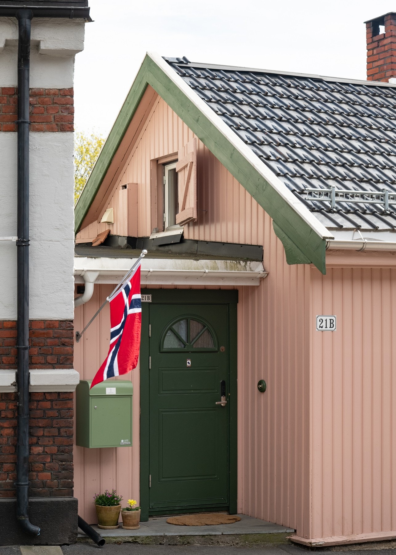 Velkommen inn til denne sjarmerende eneboligen på beste Kampen. Galleribilde