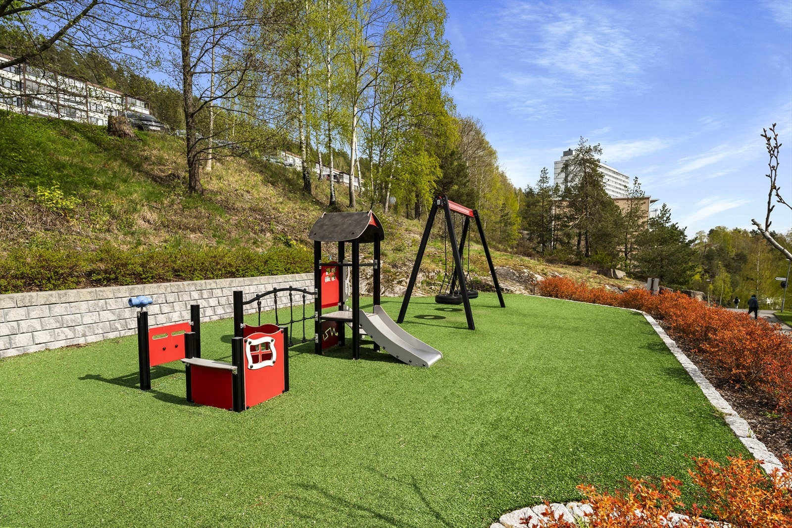 Fine forhold til de yngste med lekeplass og grøntområder. Galleribilde