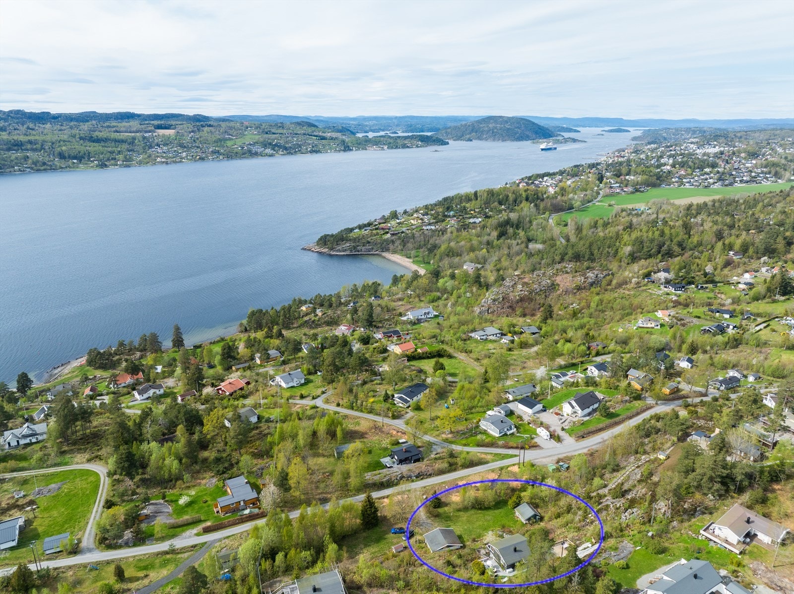 Gangavstand fra eiendommen til sjø og strand Galleribilde