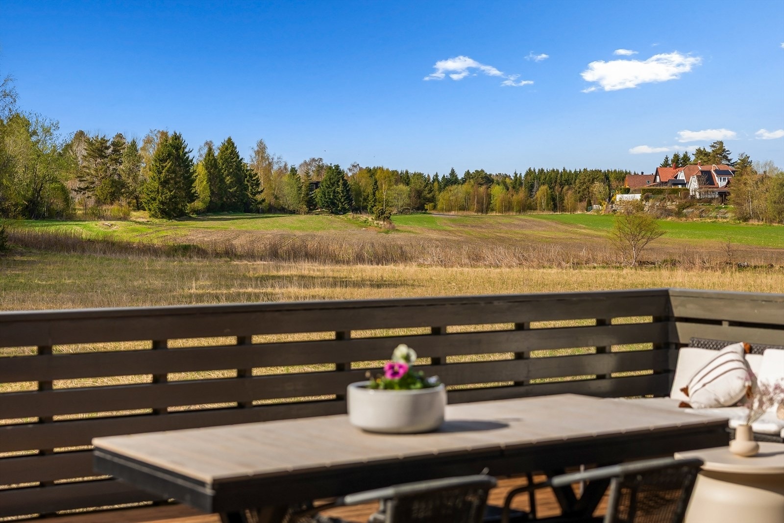 Flott utsikt fra terrasse Galleribilde