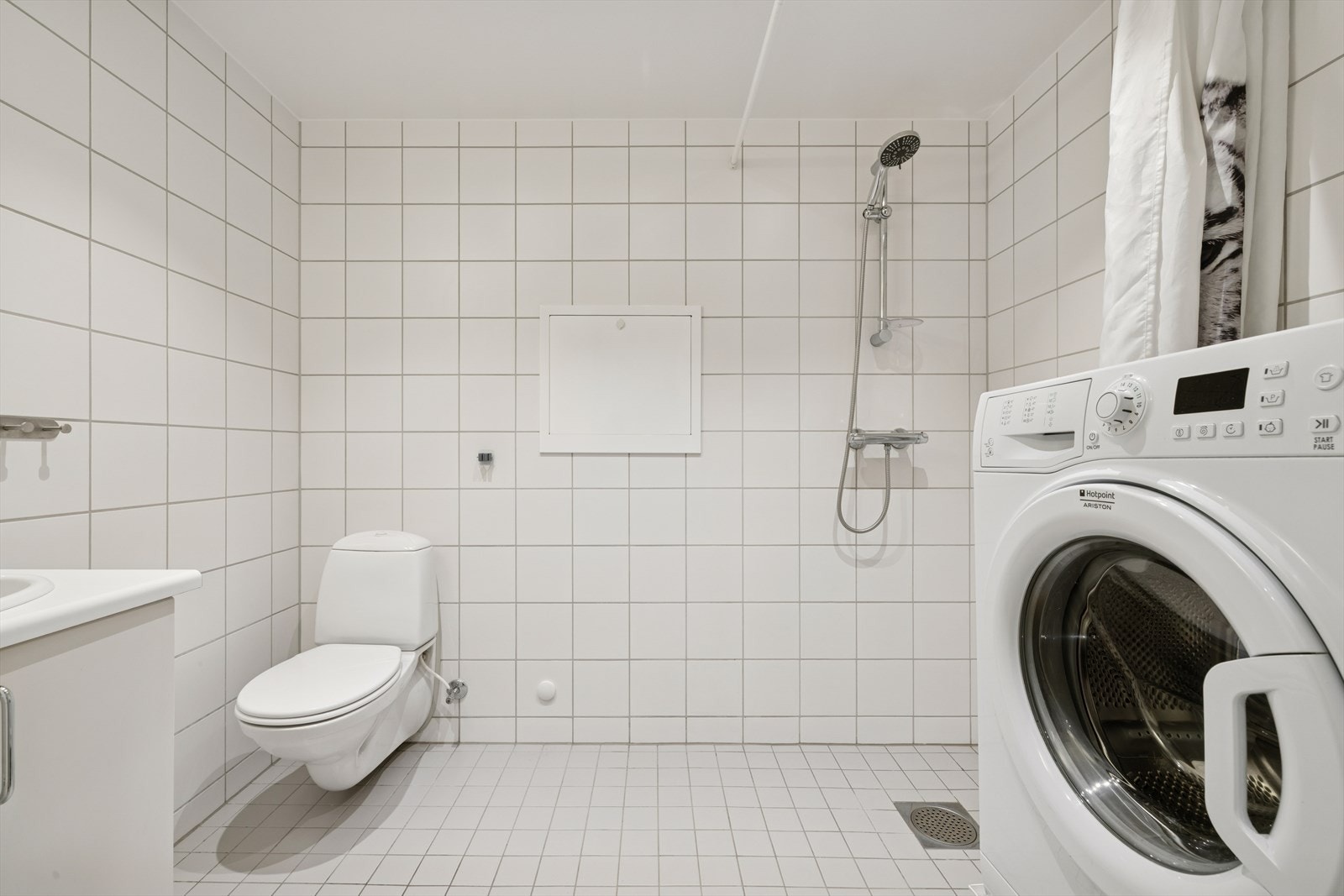 I 2010 ble det installert nye varmekabler, og i 2018 ble himlingen malt samtidig som det ble montert downlights. Galleribilde