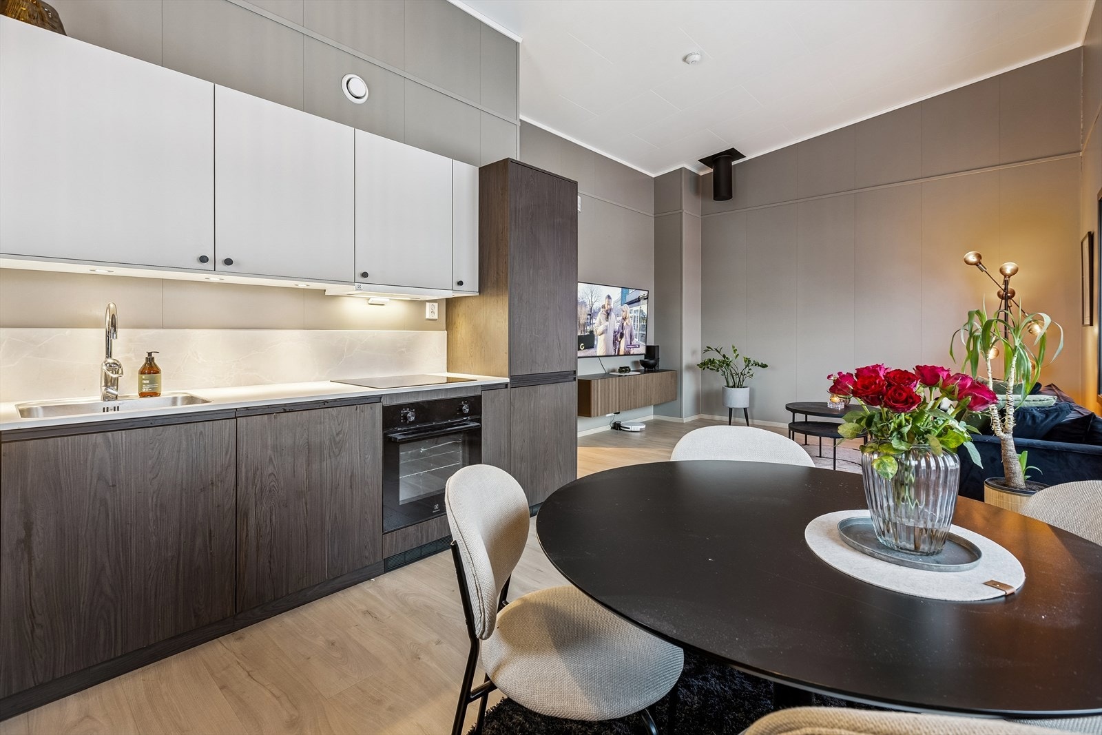 God plass for spisegruppe. Galleribilde