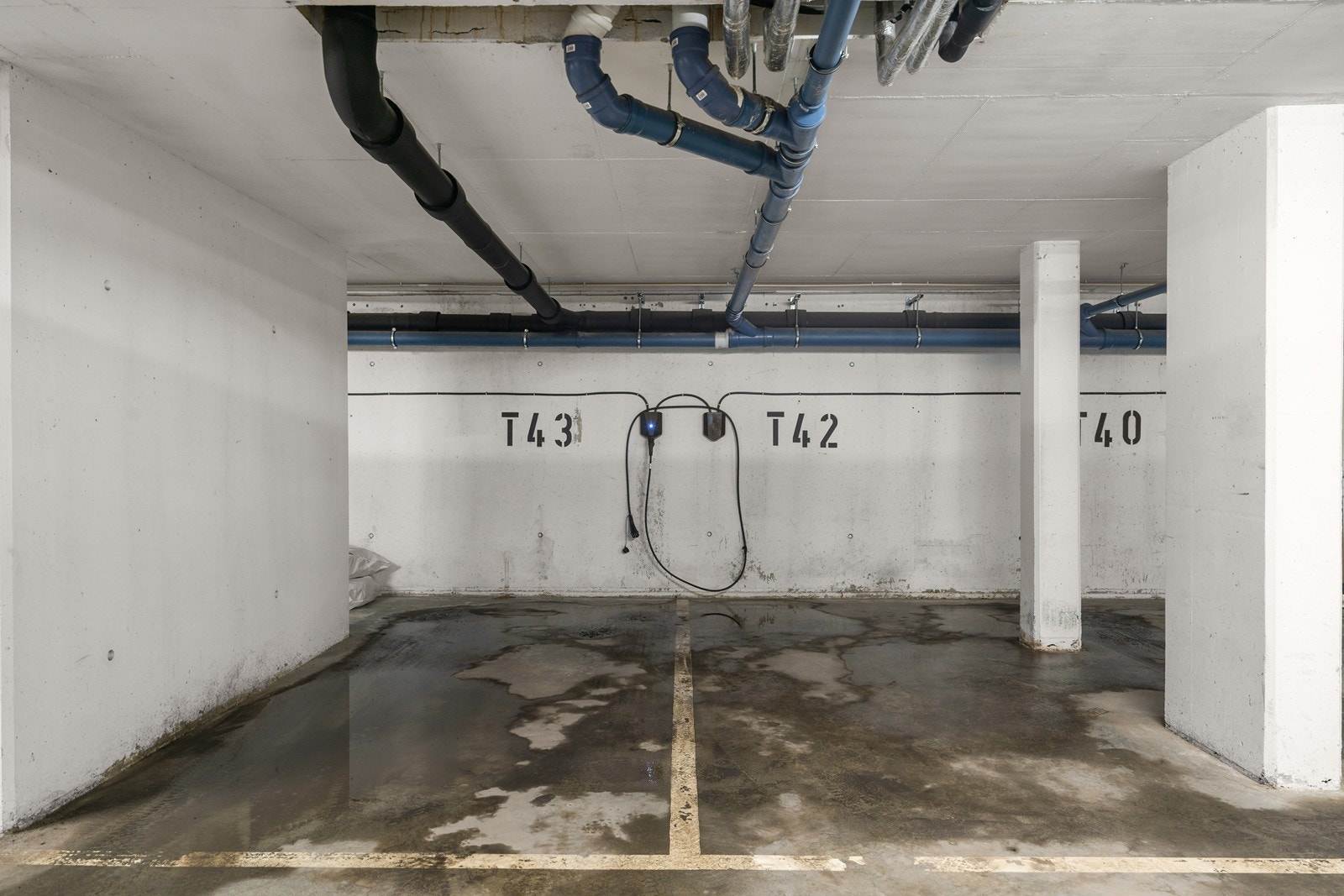 Det disponeres egen parkeringsplass i garaskjekjeller Galleribilde
