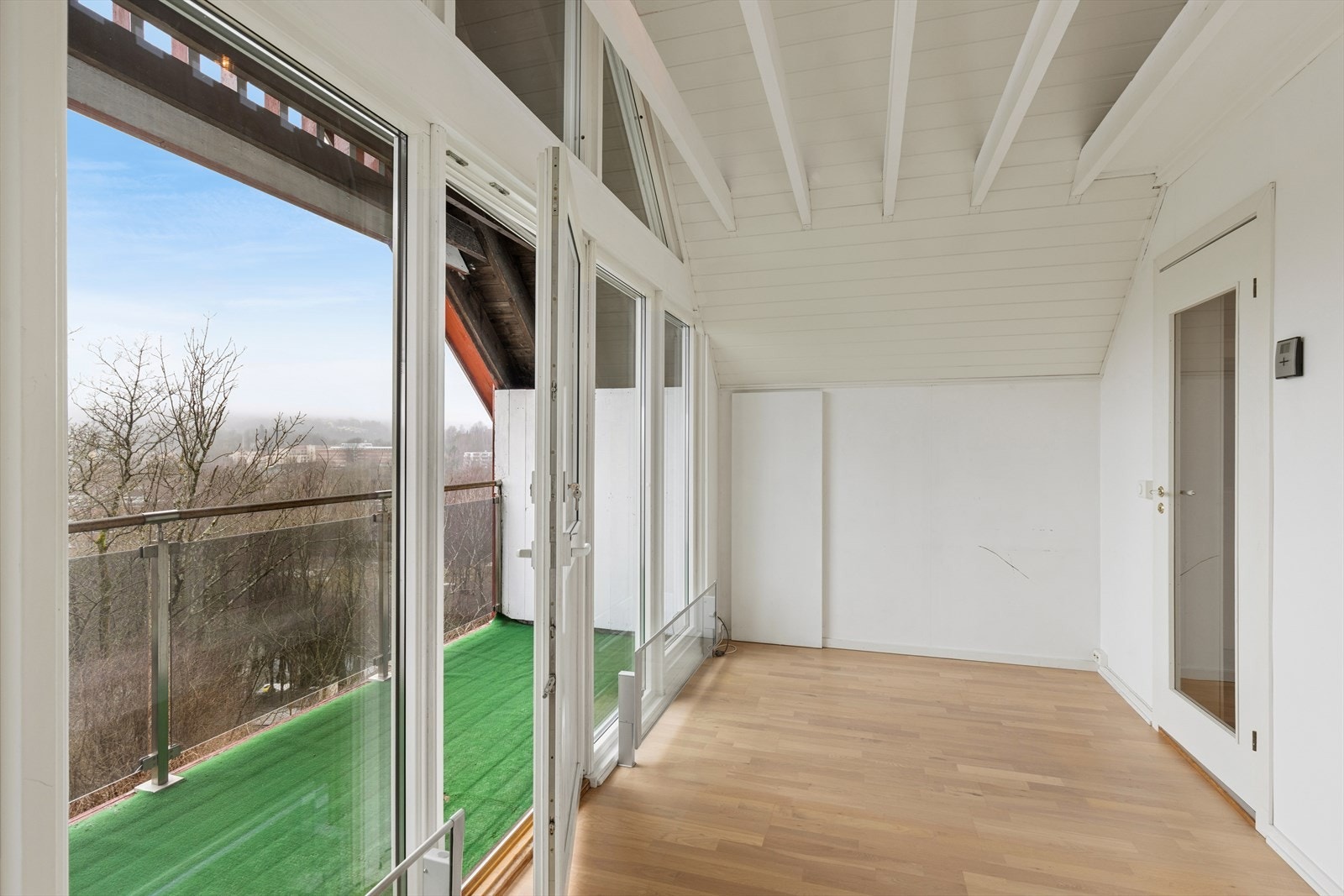 Innglasset del av verandaen/vinterhage. Galleribilde