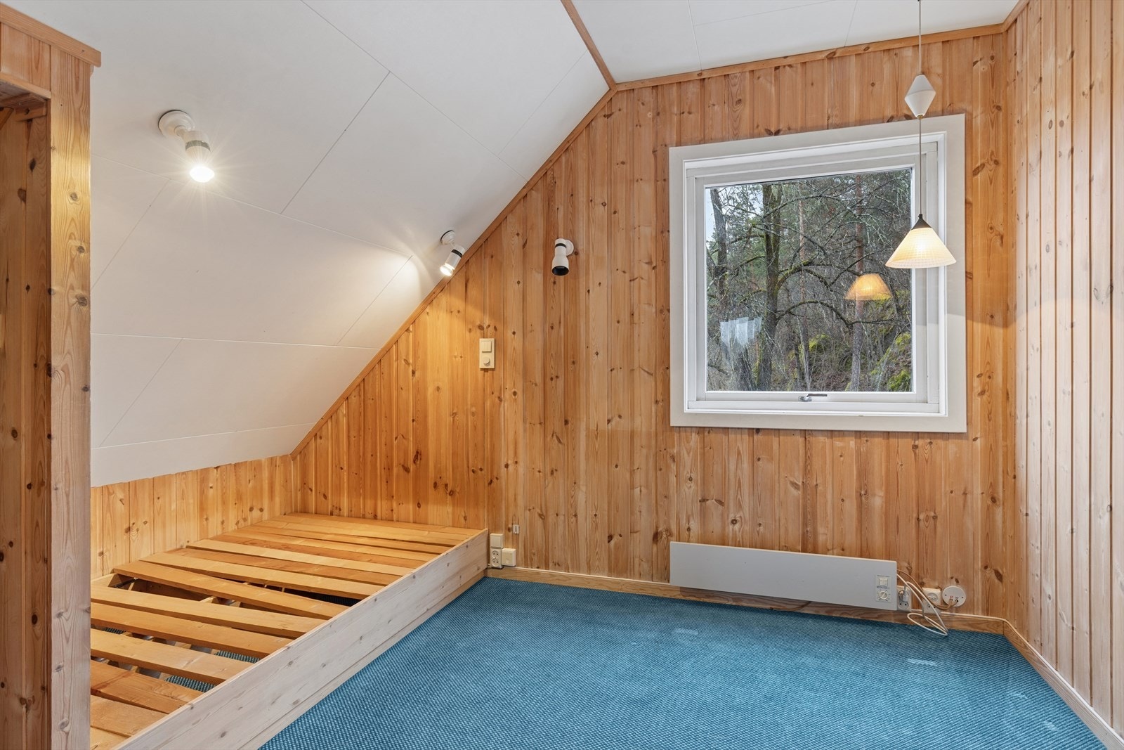 Soverom 2 i 2.etg. med fastmontert seng. Galleribilde