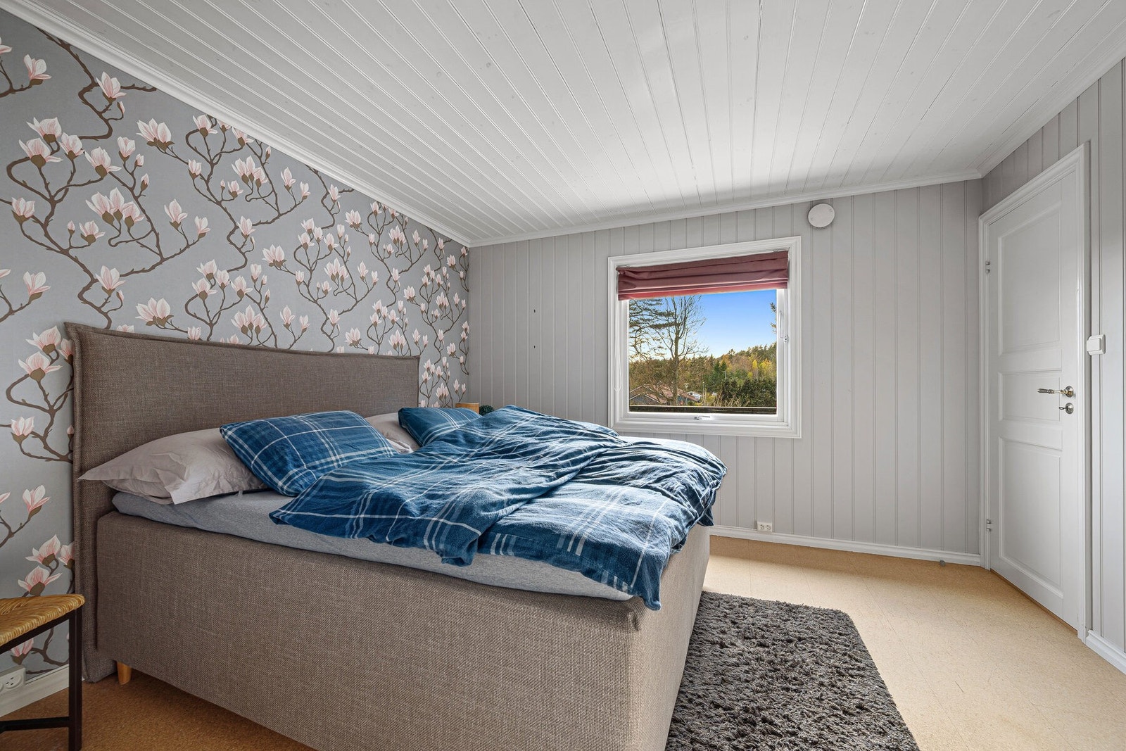Hovedsoverom med eget walk in closet Galleribilde