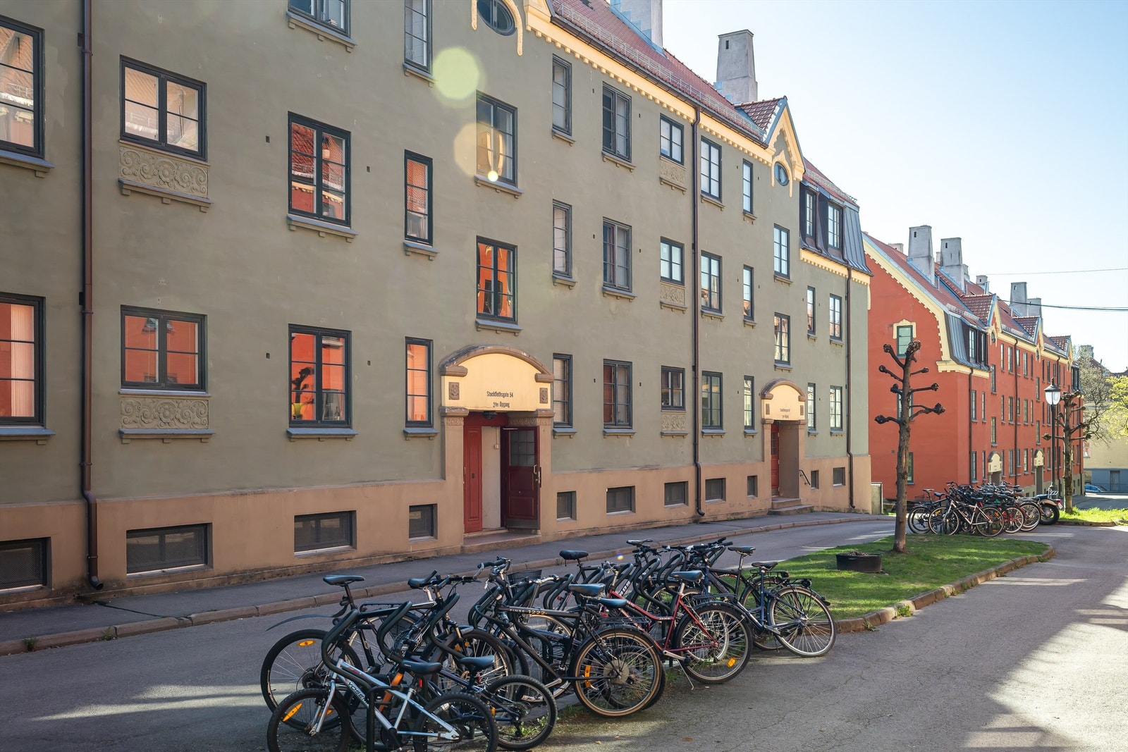 Byggingen av de 15 blokkene som utgjør det Rivertzke kvartal, populært kalt Rivern på folkemunne, ble ferdigstilt i 1912. Galleribilde