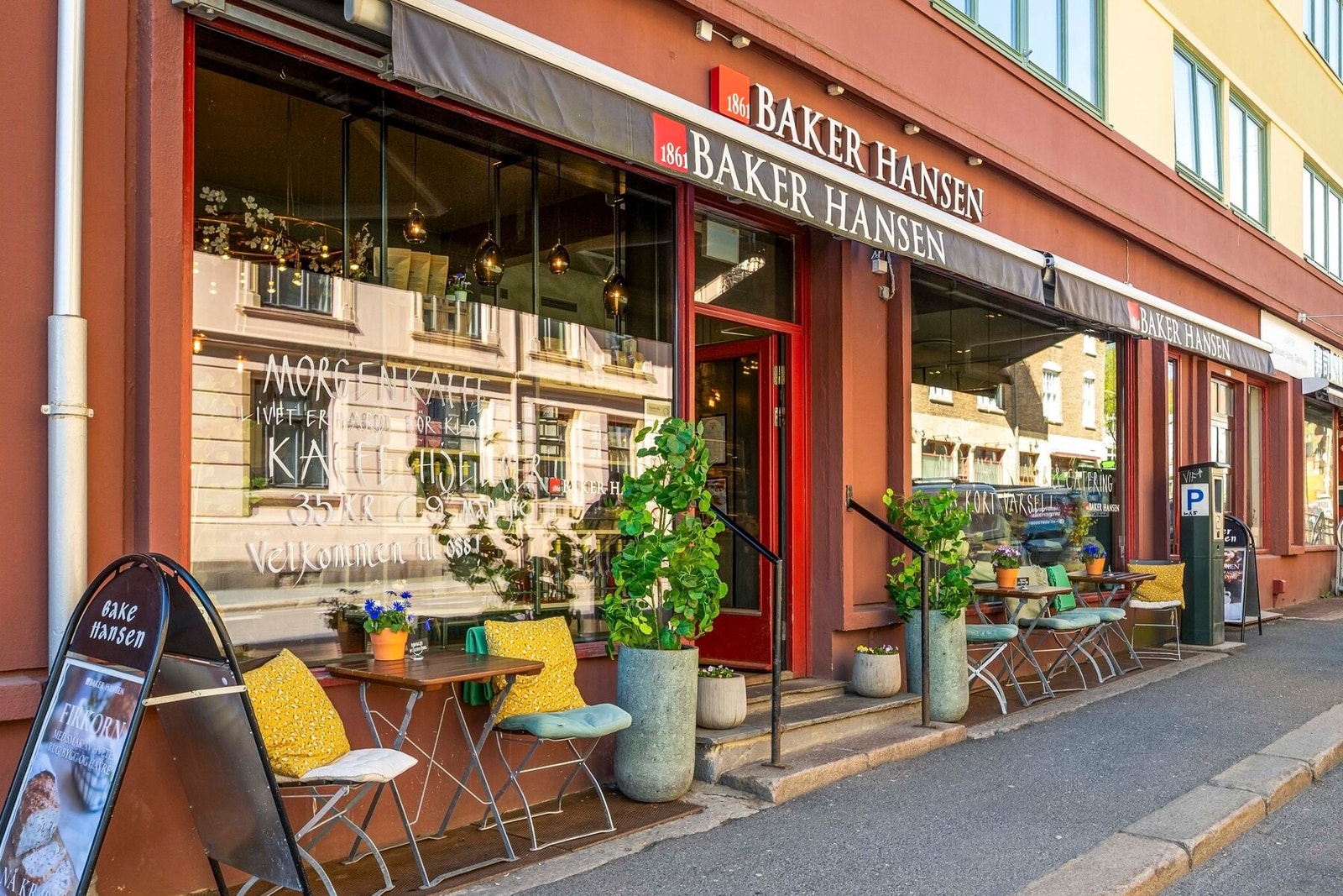 Flere koselige kafeer, restauranter, barer etc i gangavstand Galleribilde
