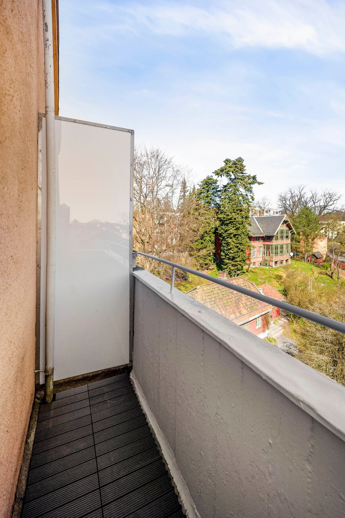 Her kan morgenkaffen nytes med sol Galleribilde