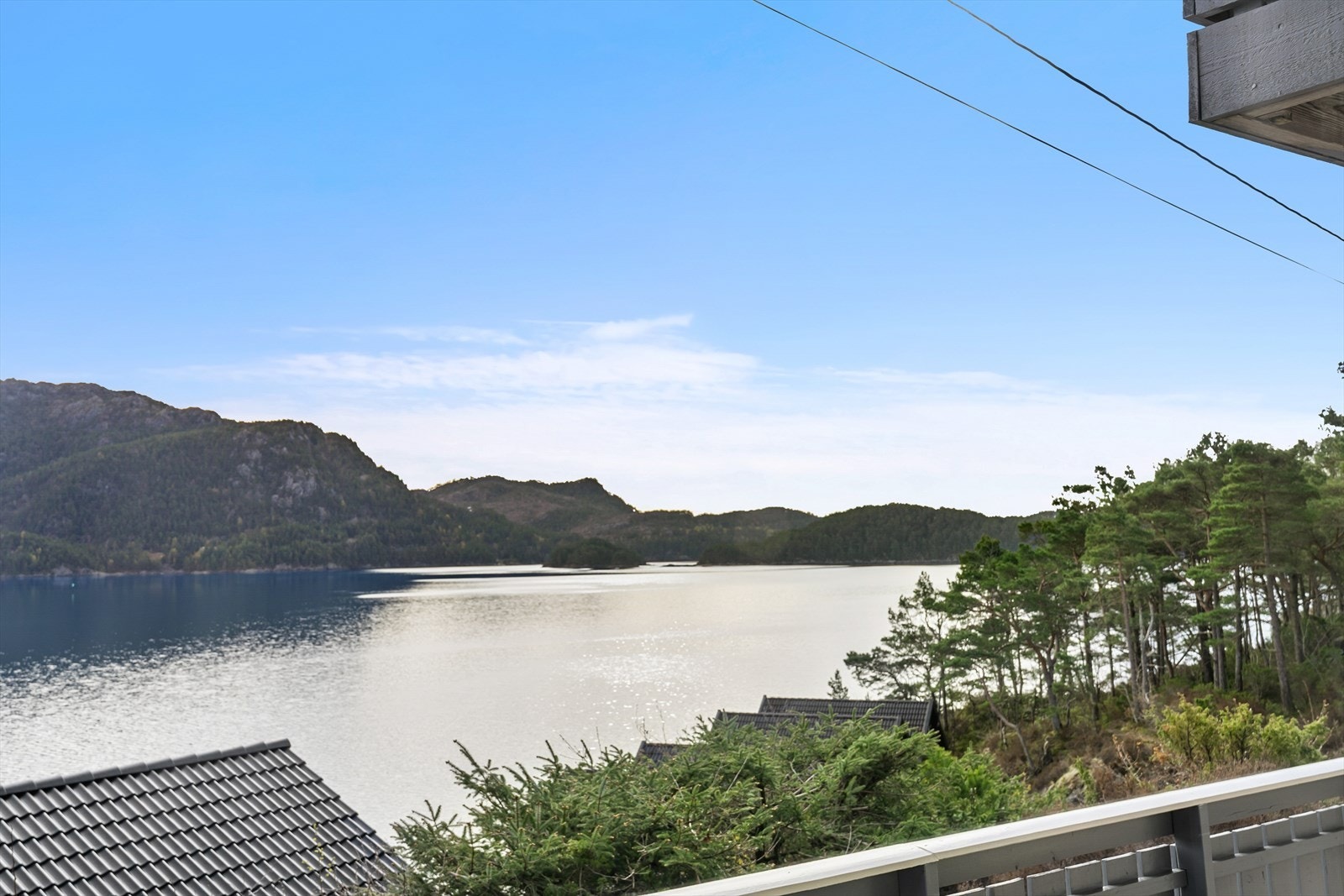 En perfekt plass for å følge med på båtlivet i kanalen. Galleribilde