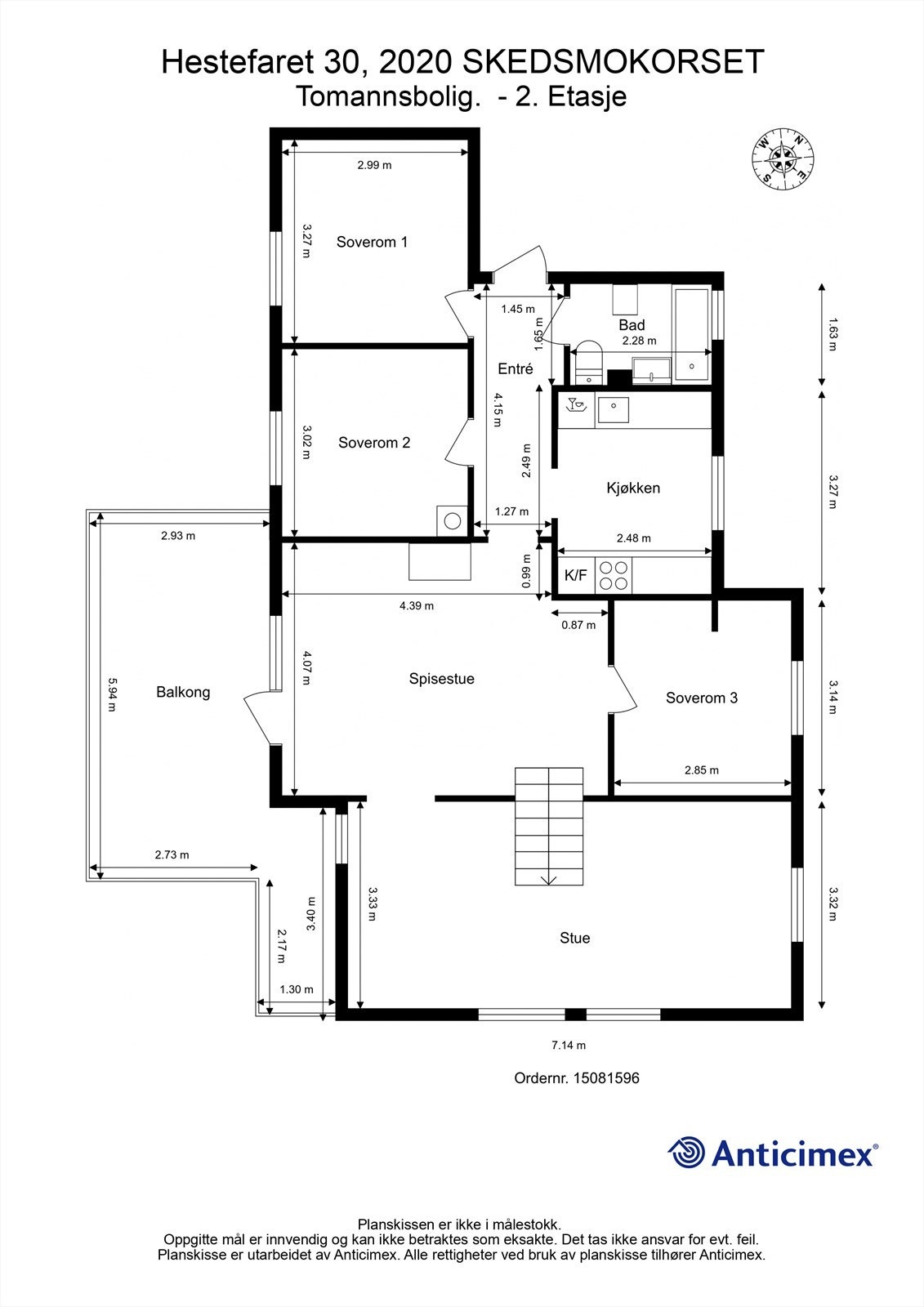Leiligheten i 2. etasje har en praktisk planløsning som skiller soverommene fra de sosiale sonene. Fra spisestuen er det utgang til balkong. Galleribilde